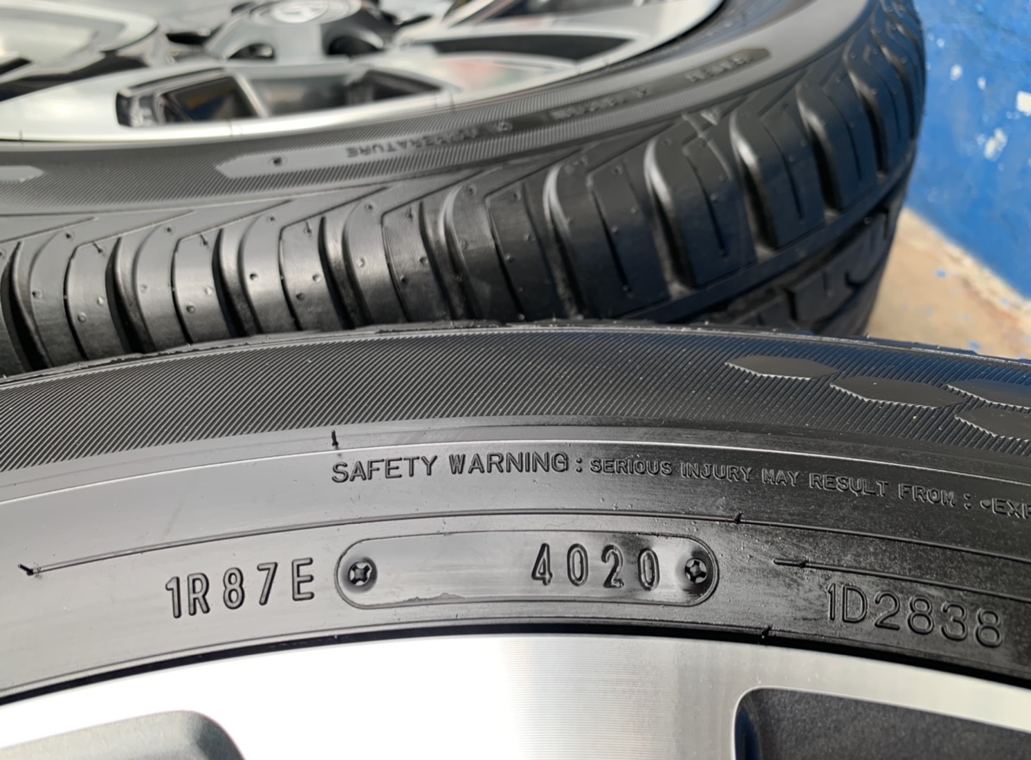 ล้อแม็กป้ายแดง New Toyota Fortuner Legender รุ่นใหม่ล่าสุด ขอบ 20 พร้อมยางป้ายแดง 265-50-20 Dunlop ปลายปี 20 ล้อแม็กป้ายแดง New Toyota Fortuner Legender รุ่นใหม่ล่าสุด ขอบ 20 พร้อมยางป้ายแดง 265-50-20 Dunlop ปลายปี 20