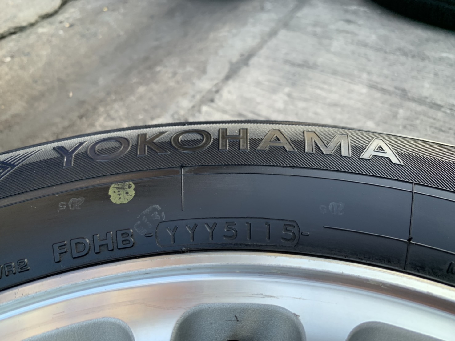 ล้อแม็ก 5รู114 Nissan Cefiro ขอบ 16 แถมยาง 215-65-16 Yokohama ปลายปี 15