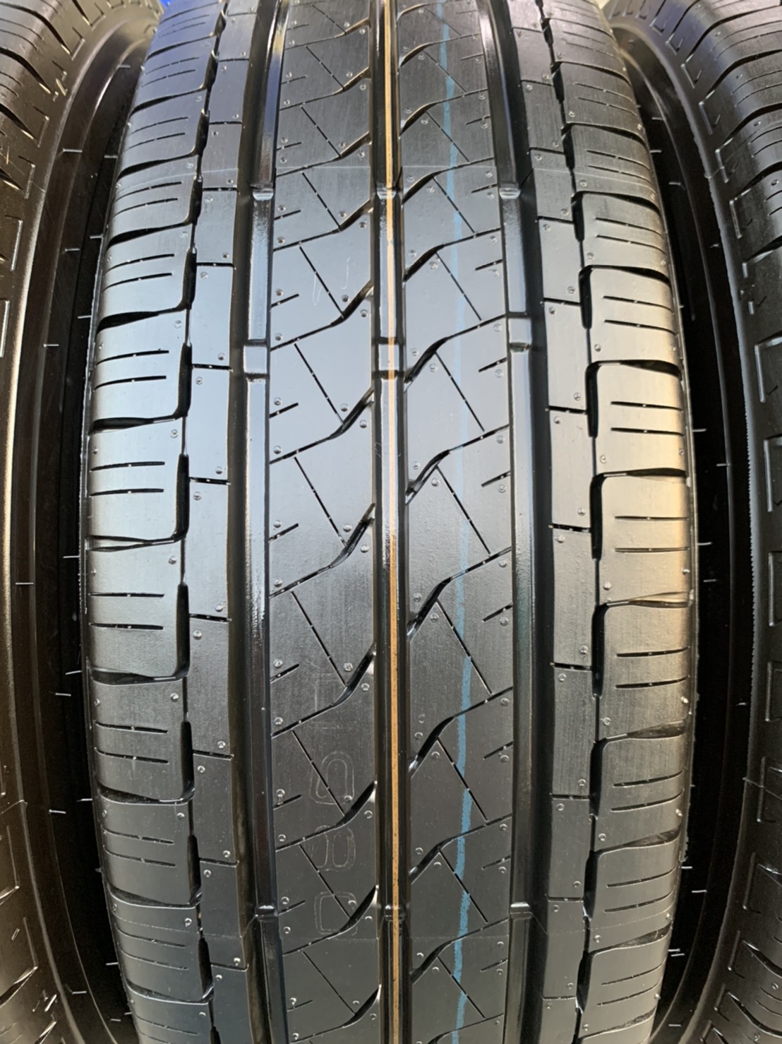 ล้อแม็กป้ายแดง Toyota Revo ขอบ 16 พร้อมยางใหม่ป้ายแดง 225-65-16 Bridgestone ปลายปี 20 สวยกริ๊บ ล้อแม็กป้ายแดง Toyota Revo ขอบ 16 พร้อมยางใหม่ป้ายแดง 225-65-16 Bridgestone ปลายปี 20 สวยกริ๊บ