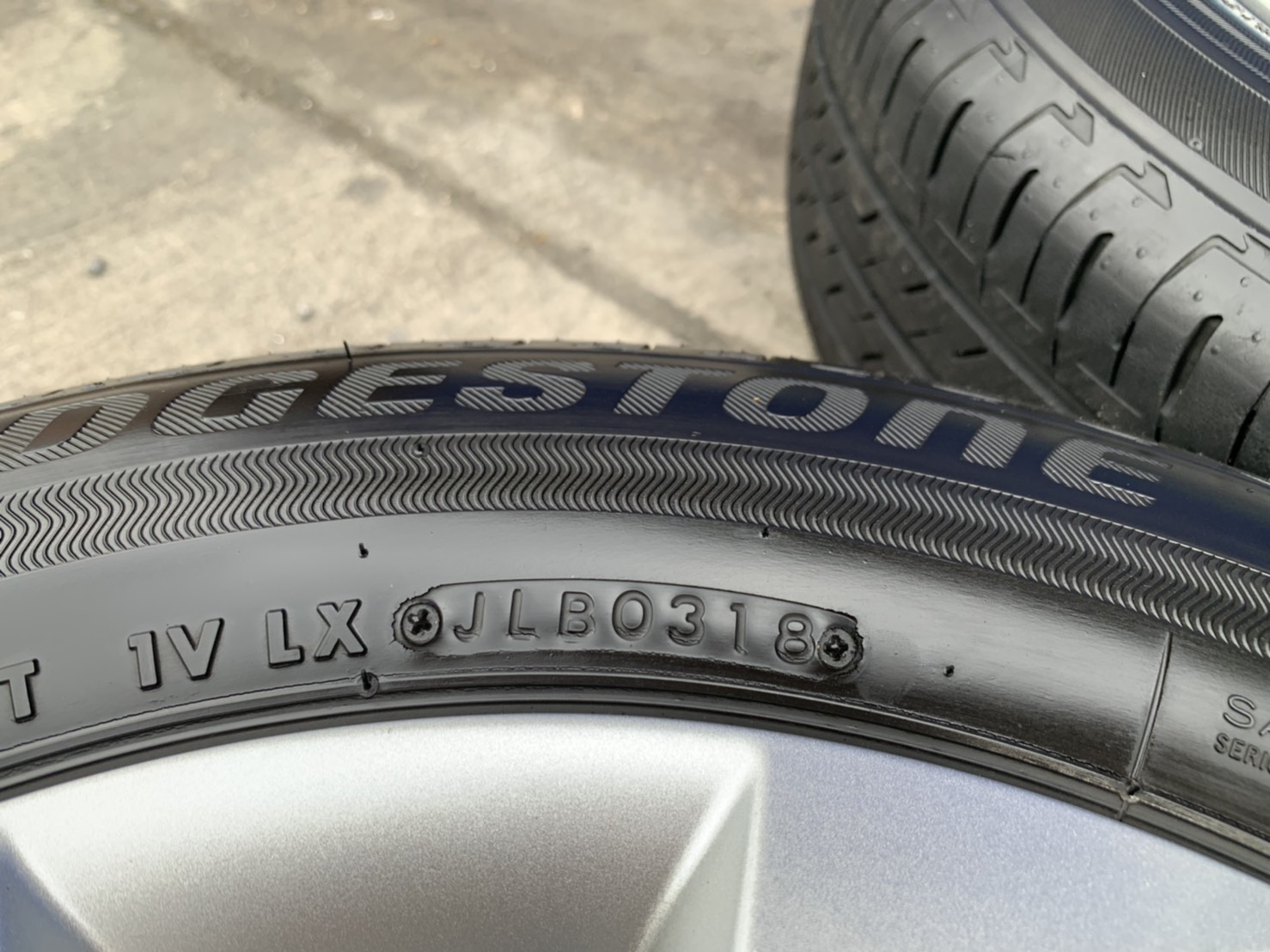 ล้อแม็ก 4รู100 Toyota ขอบ 15 สีบอร์น พร้อมยาง 185-65-15 Bridgestone ปี 18 ล้อแม็ก 4รู100 Toyota ขอบ 15 สีบอร์น พร้อมยาง 185-65-15 Bridgestone ปี 18