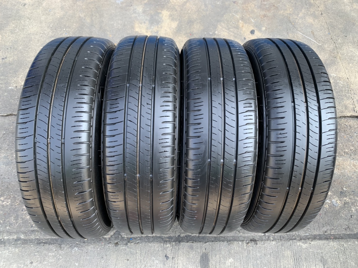 ล้อแม็ก Nissan March ขอบ 15 สีเทากัน พร้อมยาง 185-65-15 Dunlop ปลายปี 19 สวยๆ ล้อแม็ก Nissan March ขอบ 15 สีเทากัน พร้อมยาง 185-65-15 Dunlop ปลายปี 19 สวยๆ