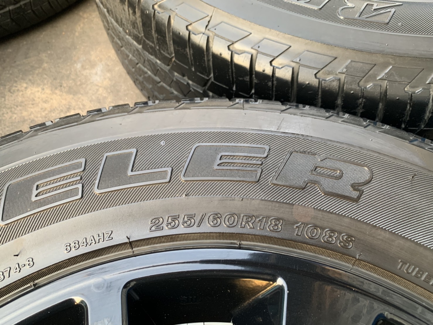 ล้อแม็ก Nissan Navara Caliber NP300 Black Edition ขอบ 18 พร้อมยาง 255-60-18 Bridgestone ปลายปี 17 ล้อแม็ก Nissan Navara Caliber NP300 Black Edition ขอบ 18 พร้อมยาง 255-60-18 Bridgestone ปลายปี 17