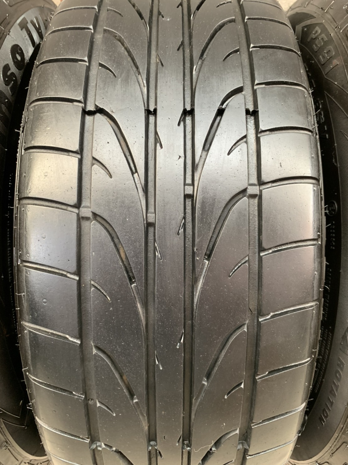 ล้อแม็ก 4รู100 S1 ขอบ 15 สีดำขอบชา พร้อมยาง 195-55-15 Pinso Tyres ปี 17 ล้อแม็ก 4รู100 S1 ขอบ 15 สีดำขอบชา พร้อมยาง 195-55-15 Pinso Tyres ปี 17