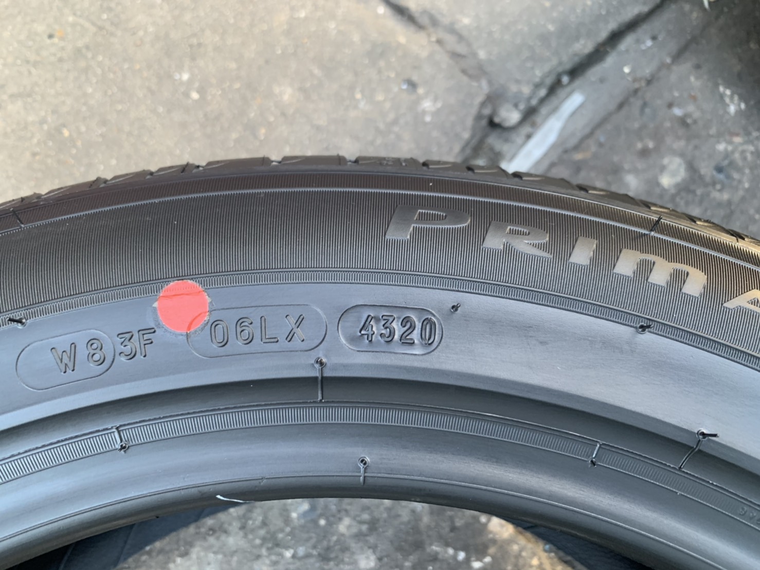 ยางใหม่ 215-55-17 Michelin ปลายปี 20 ใหม่ๆ กริ๊บๆ ยางใหม่ 215-55-17 Michelin ปลายปี 20 ใหม่ๆ กริ๊บๆ