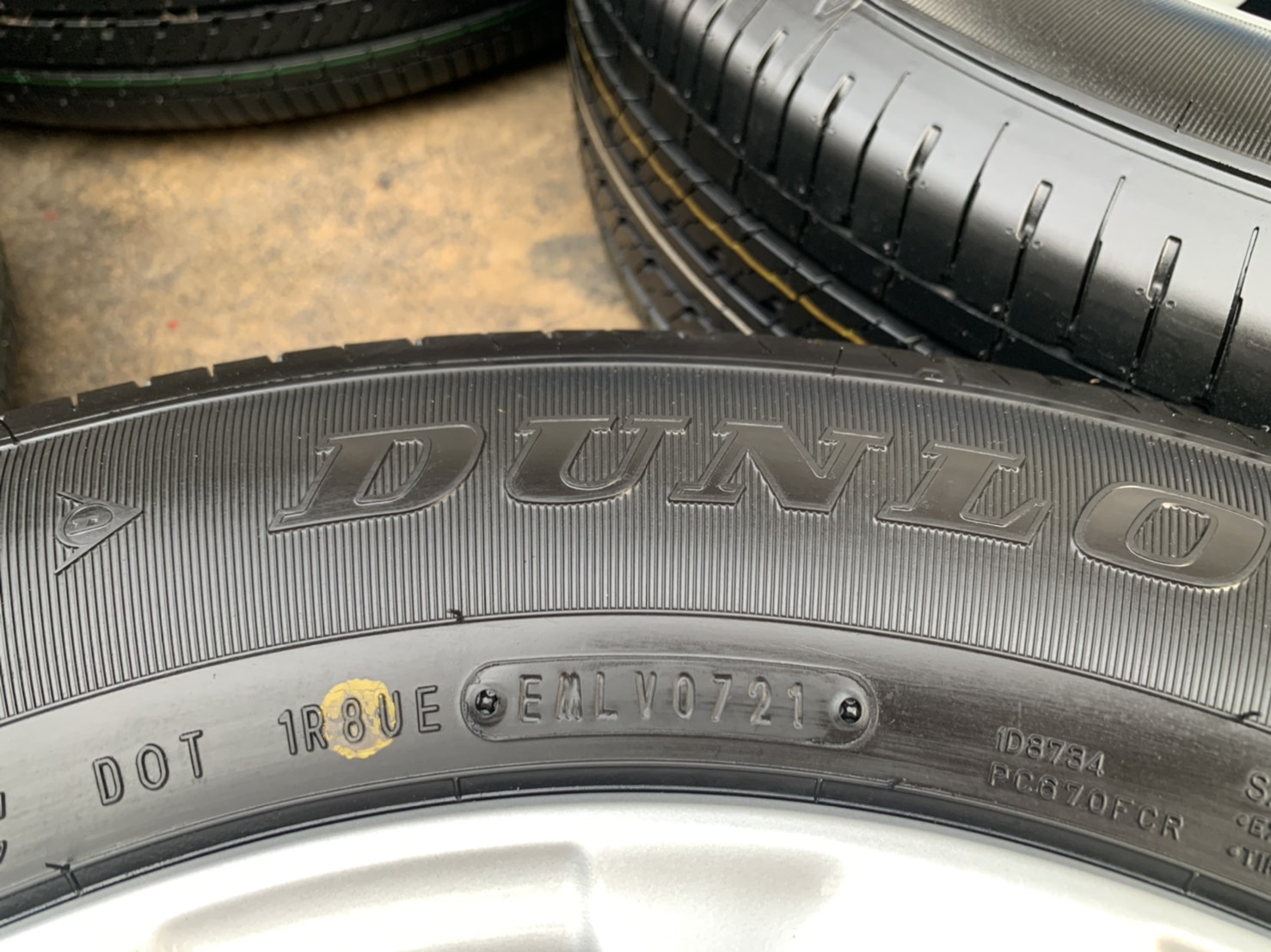ล้อแม็กป้ายแดง Toyota Revo ขอบ 16 พร้อมยางใหม่ป้ายแดง 215-65-16 Dunlop ปี 21 ใหม่กริ๊บๆ