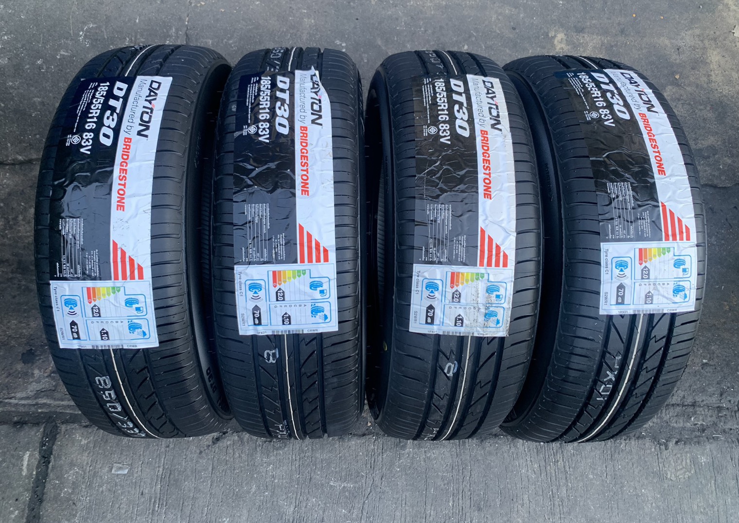 ล้อแม็กป้ายแดง Suzuki Swift รุ่นใหม่ ขอบ16 พร้อมยางใหม่ 185-55-16 DAYTON ปี 21 สวยกริ๊บๆ ล้อแม็กป้ายแดง Suzuki Swift รุ่นใหม่ ขอบ16 พร้อมยางใหม่ 185-55-16 DAYTON ปี 21 สวยกริ๊บๆ