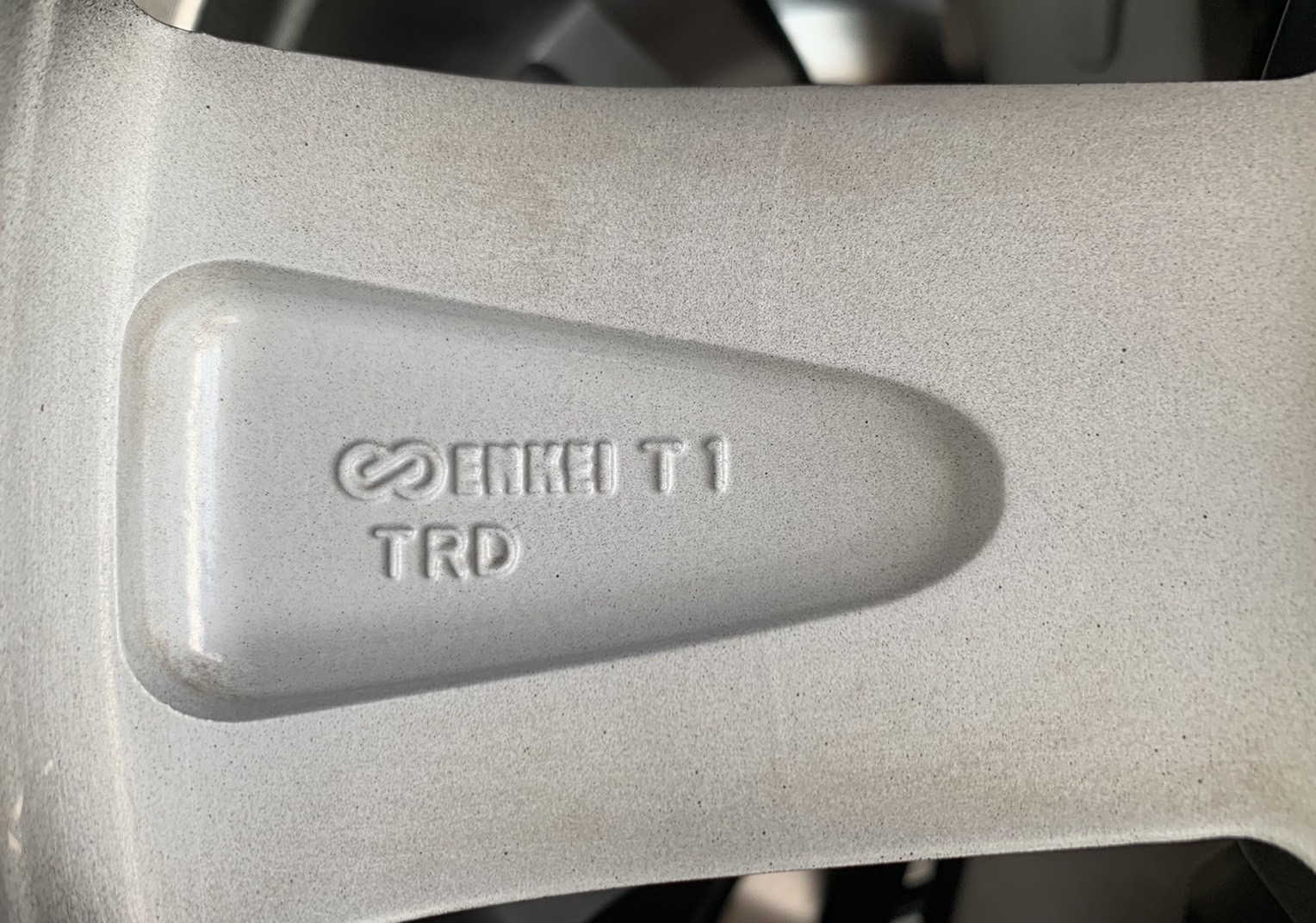 ล้อแม็กพร้อมยาง Toyota Fortuner TRD แท้ ขอบ 20 ดำหน้าชา สวยๆ ล้อแม็กพร้อมยาง Toyota Fortuner TRD แท้ ขอบ 20 ดำหน้าชา สวยๆ