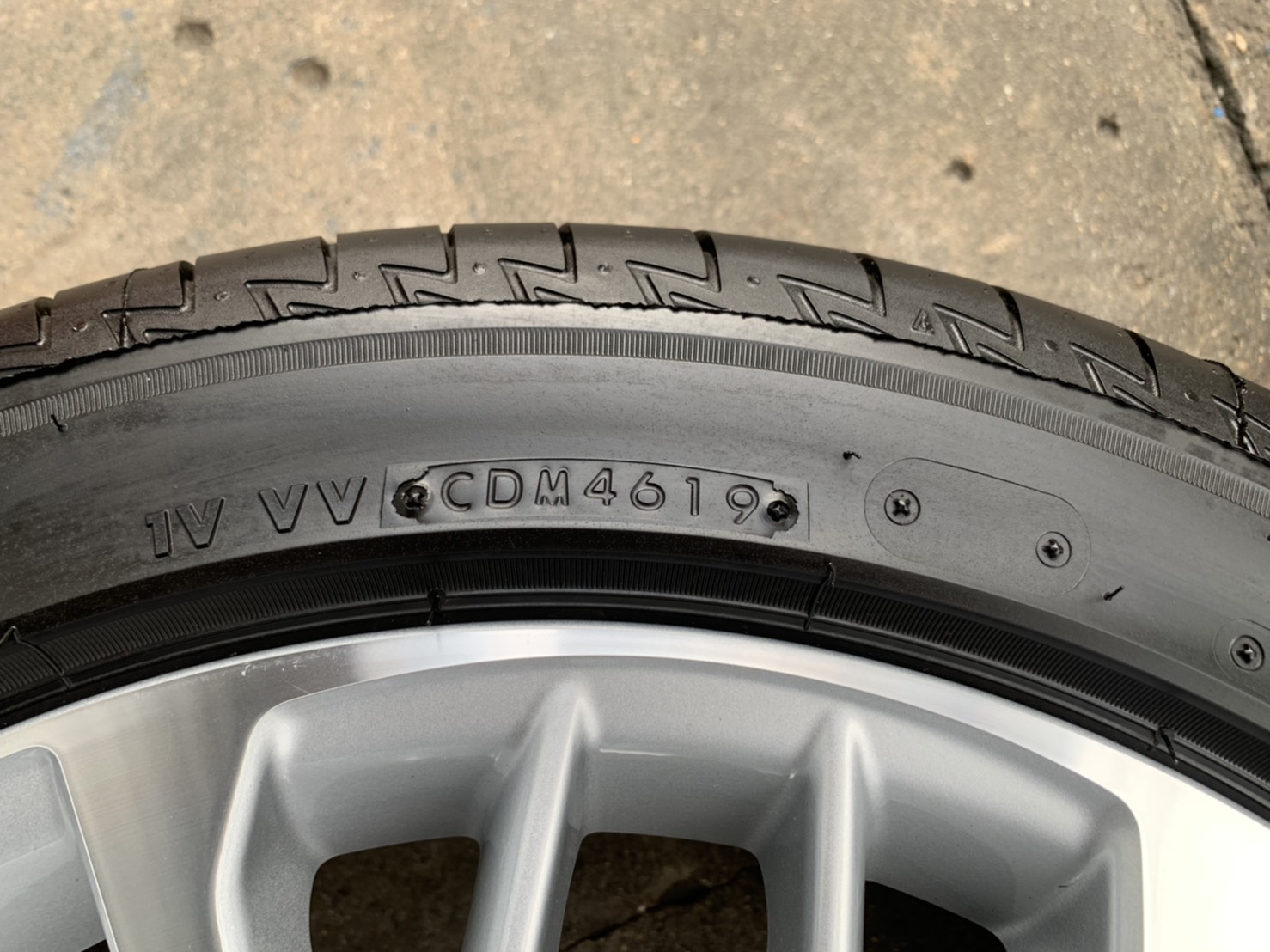 ล้อแม็กป้ายแดง Toyota Camry รุ่นใหม่ ขอบ 18 พร้อมยางป้ายแดง 235-45-18 Bridgestone ล้อแม็กป้ายแดง Toyota Camry รุ่นใหม่ ขอบ 18 พร้อมยางป้ายแดง 235-45-18 Bridgestone