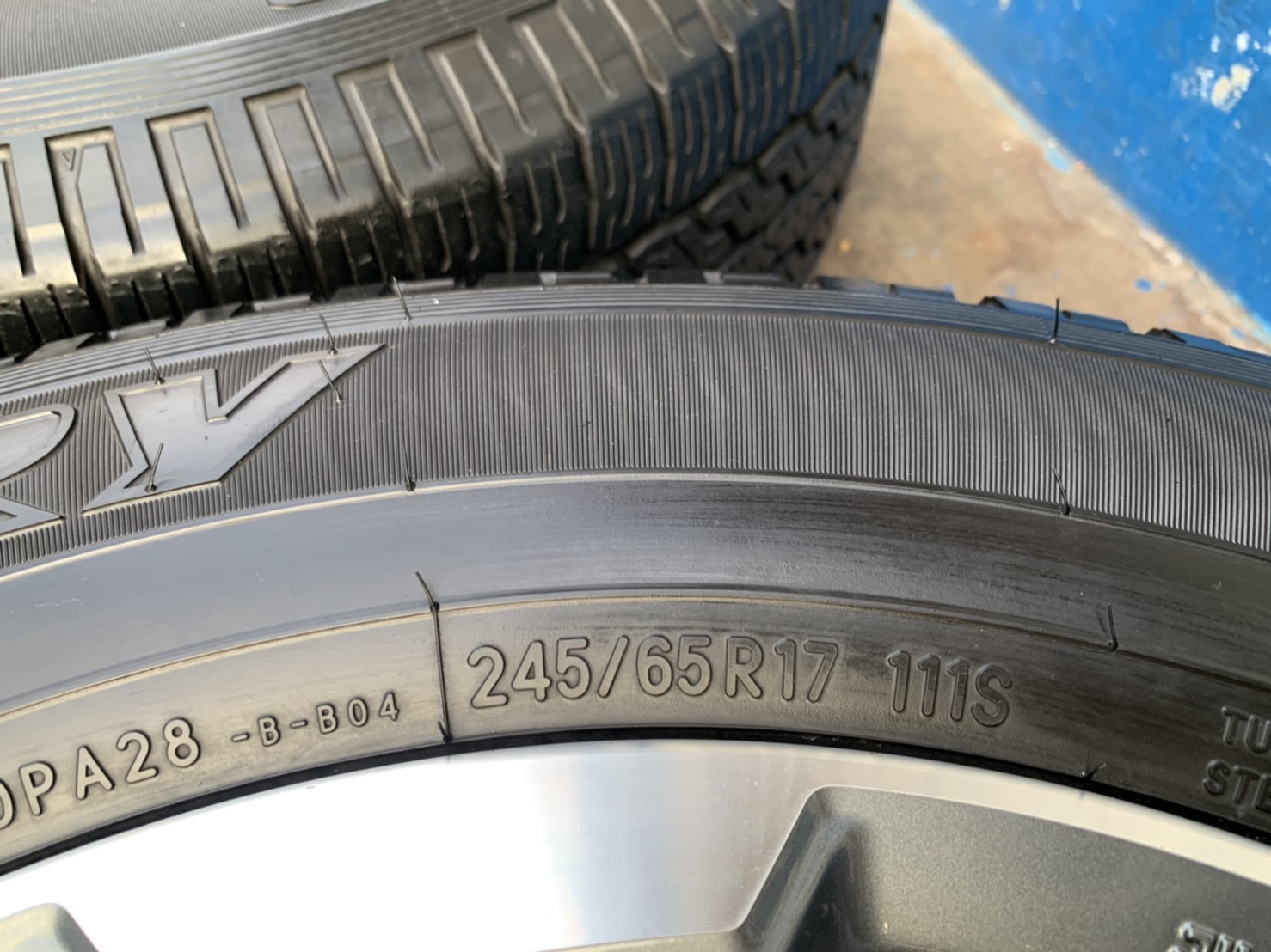 ล้อแม็ก Mitsu Triton Plus รุ่นใหม่ล่าสุด ขอบ 17 สีเทาหน้าเงา พร้อมยาง 245-65-17 TOYO ปลายปี 16 สวยๆ ล้อแม็ก Mitsu Triton Plus รุ่นใหม่ล่าสุด ขอบ 17 สีเทาหน้าเงา พร้อมยาง 245-65-17 TOYO ปลายปี 16 สวยๆ