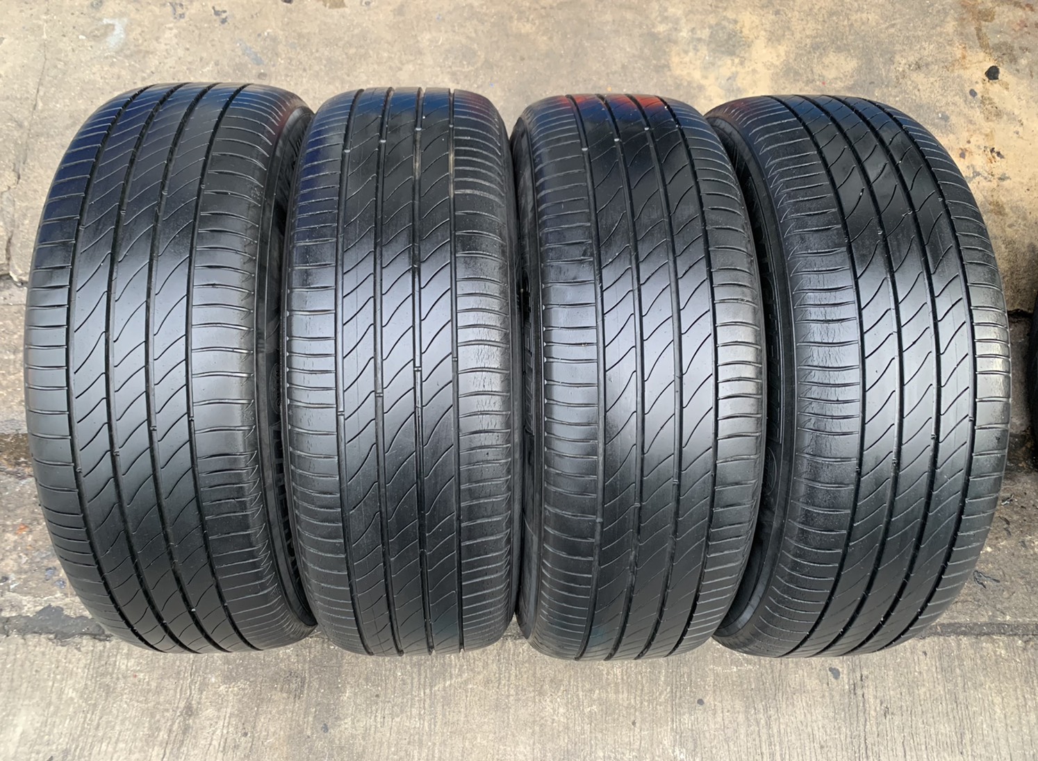 ล้อแม็ก 5รู114 Toyota ขอบ 17 พร้อมยาง 215-60-17 Michelin ปี 17 ล้อแม็ก 5รู114 Toyota ขอบ 17 พร้อมยาง 215-60-17 Michelin ปี 17