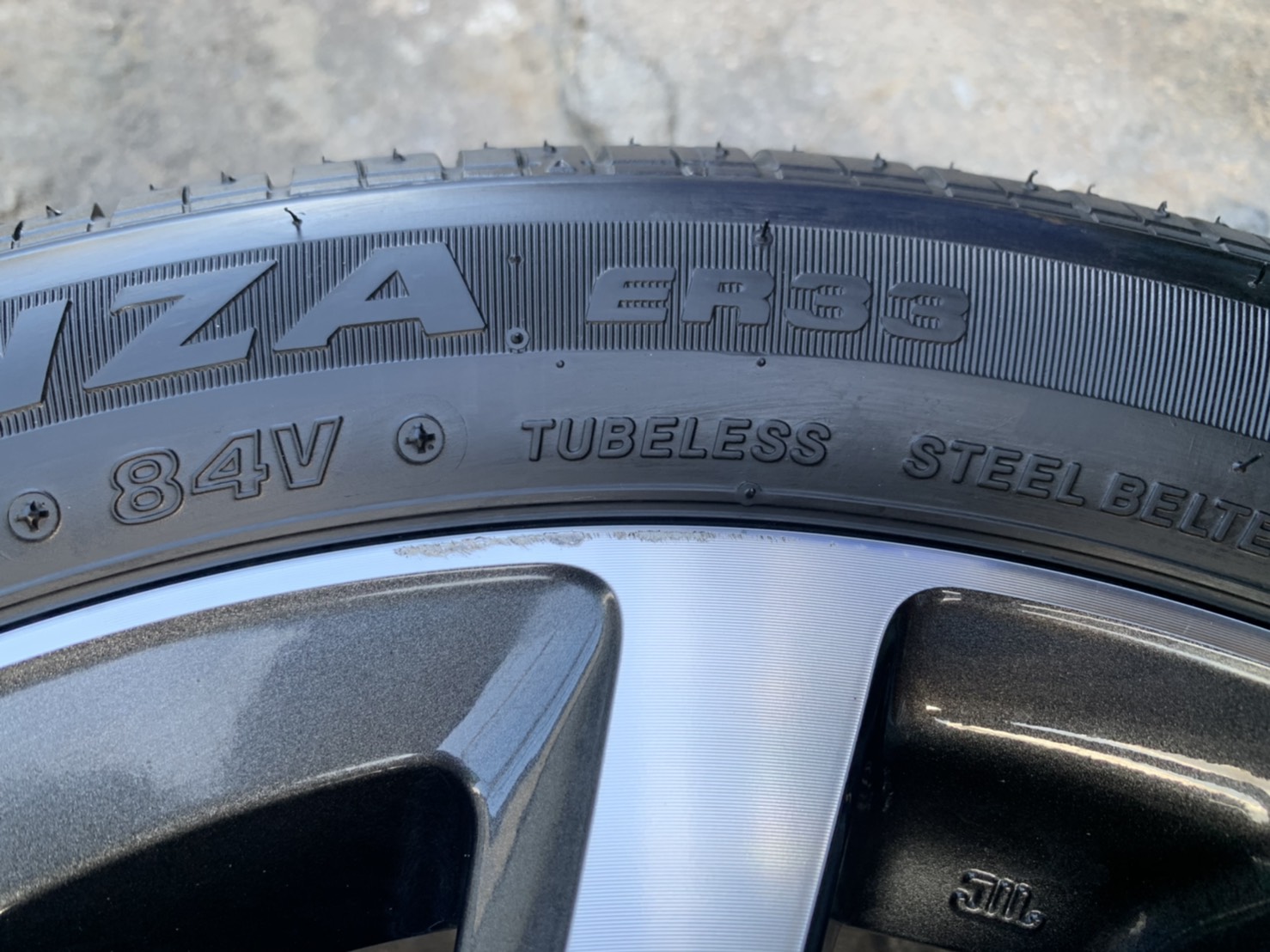 ล้อแม็กป้ายแดง 5รู100 Toyota Sienta ตัวท็อป ขอบ 16 พร้อมยางป้ายแดง 195-50-16 Bridgestone ปี 20