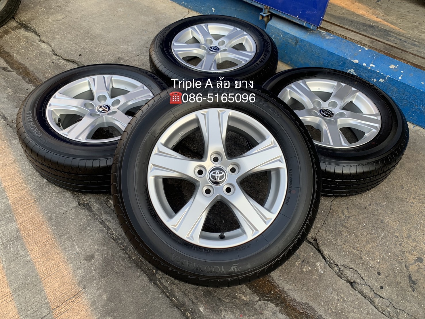 ล้อแม็กป้ายแดง 5รู114 Toyota Alphard ขอบ 16 พร้อมยางป้ายแดง 215-65-16 Yokohama ปี 19