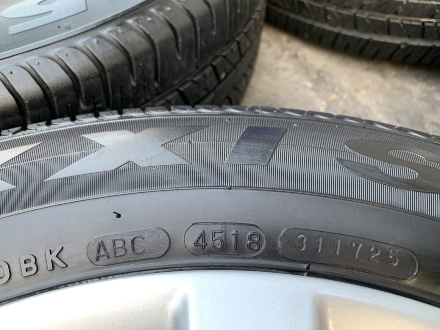 ล้อแม็ก Toyota Camry รุ่นใหม่ล่าสุด ขอบ 16 พร้อมยาง 205-60-16 Maxxis ปลายปี 18 สวยๆ ล้อแม็ก Toyota Camry รุ่นใหม่ล่าสุด ขอบ 16 พร้อมยาง 205-60-16 Maxxis ปลายปี 18 สวยๆ