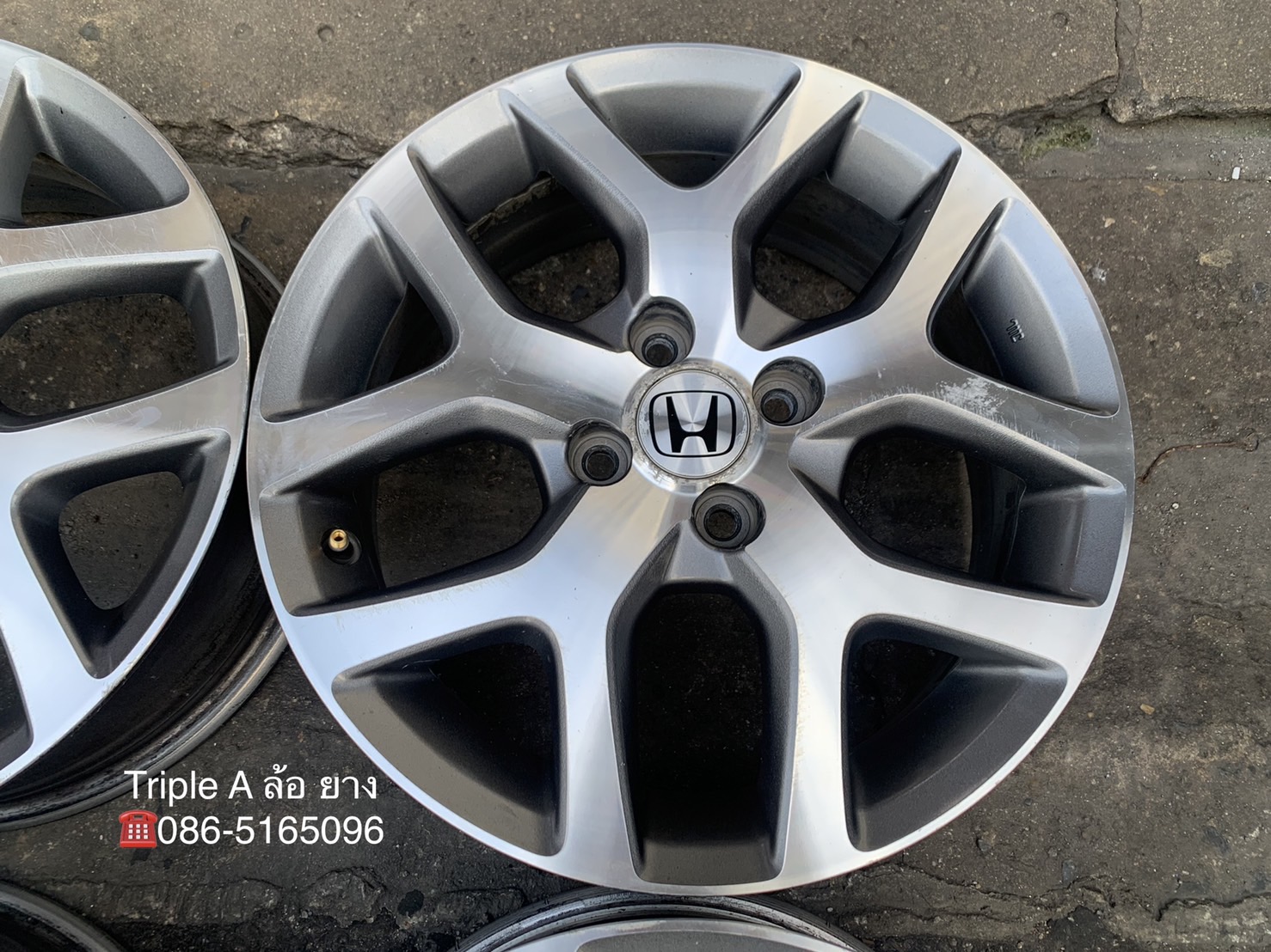 ล้อแม็ก 4รู100 Honda City ขอบ 16 เทาหน้าเงา ล้อแม็ก 4รู100 Honda City ขอบ 16 เทาหน้าเงา