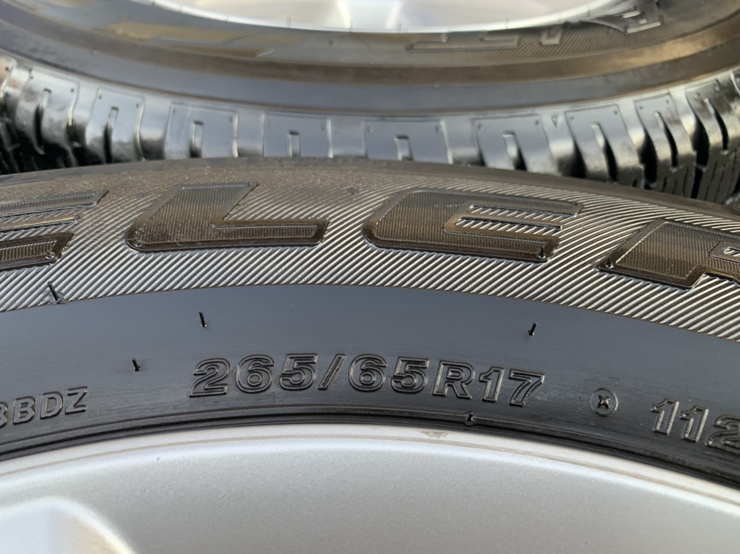 ล้อแม็ก Toyota Revo ขอบ17 พร้อมยาง 265-65-17 Bridgestone ปี 19 สภาพดี ล้อแม็ก Toyota Revo ขอบ17 พร้อมยาง 265-65-17 Bridgestone ปี 19 สภาพดี