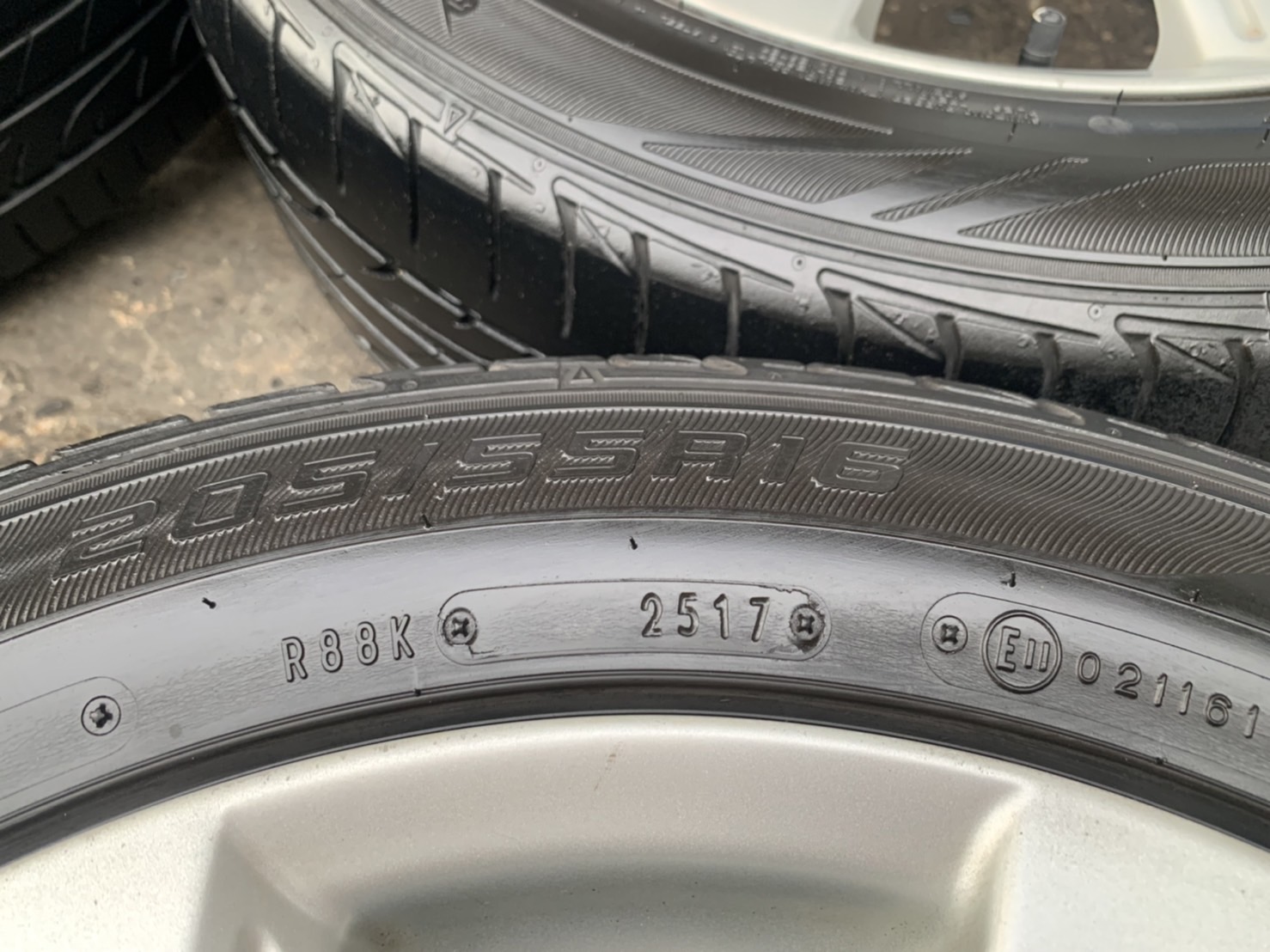 ล้อแม็ก Mazda 3 ขอบ 16 พร้อมยาง 205-55-16 Dunlop ปี 17 ล้อแม็ก Mazda 3 ขอบ 16 พร้อมยาง 205-55-16 Dunlop ปี 17