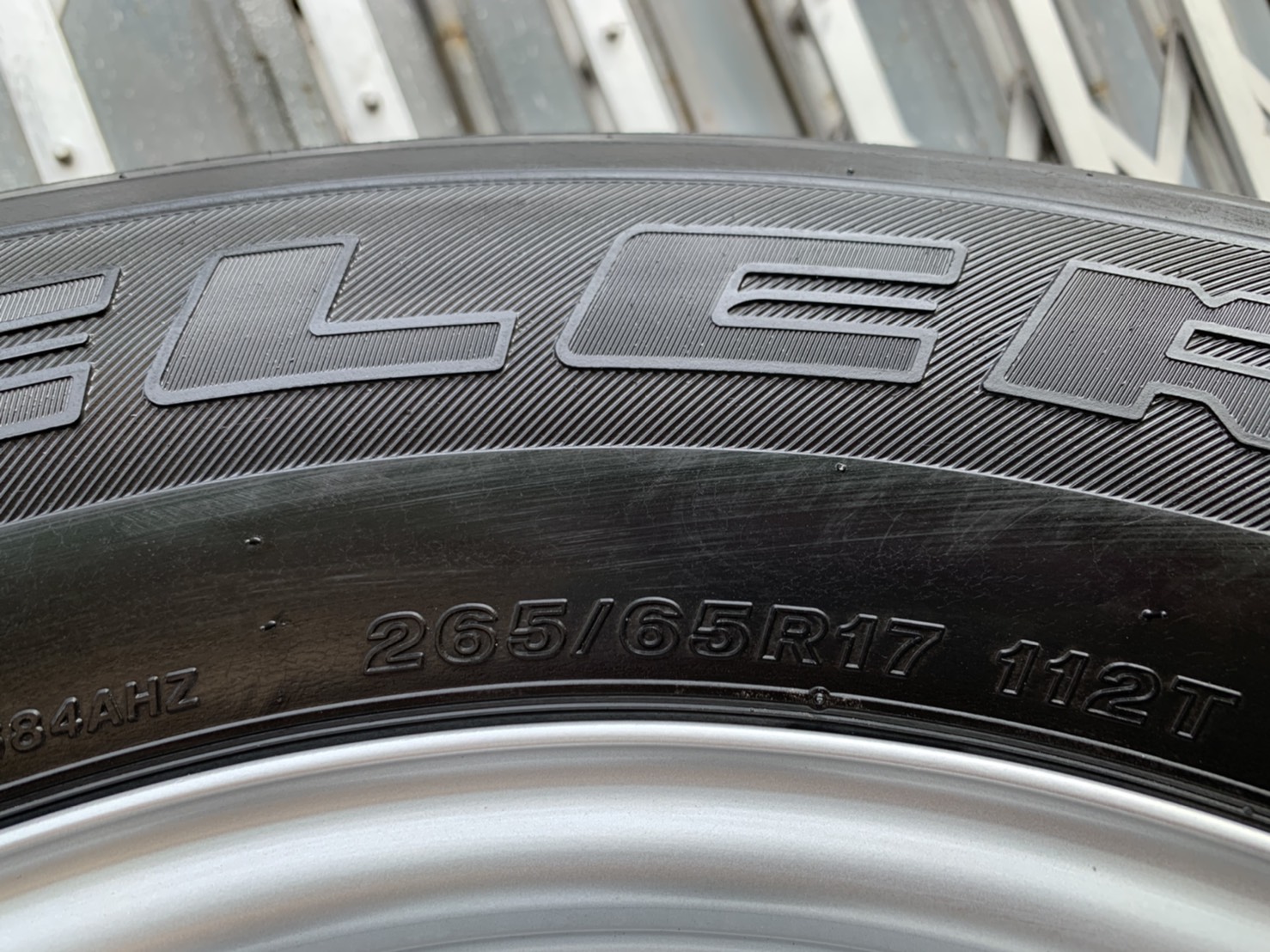 ล้ออะไหล่ 6รู139 ขอบ 17 สีบอร์น แถมยาง 265-65-17 Bridgestone ปี 13 ล้ออะไหล่ 6รู139 ขอบ 17 สีบอร์น แถมยาง 265-65-17 Bridgestone ปี 13