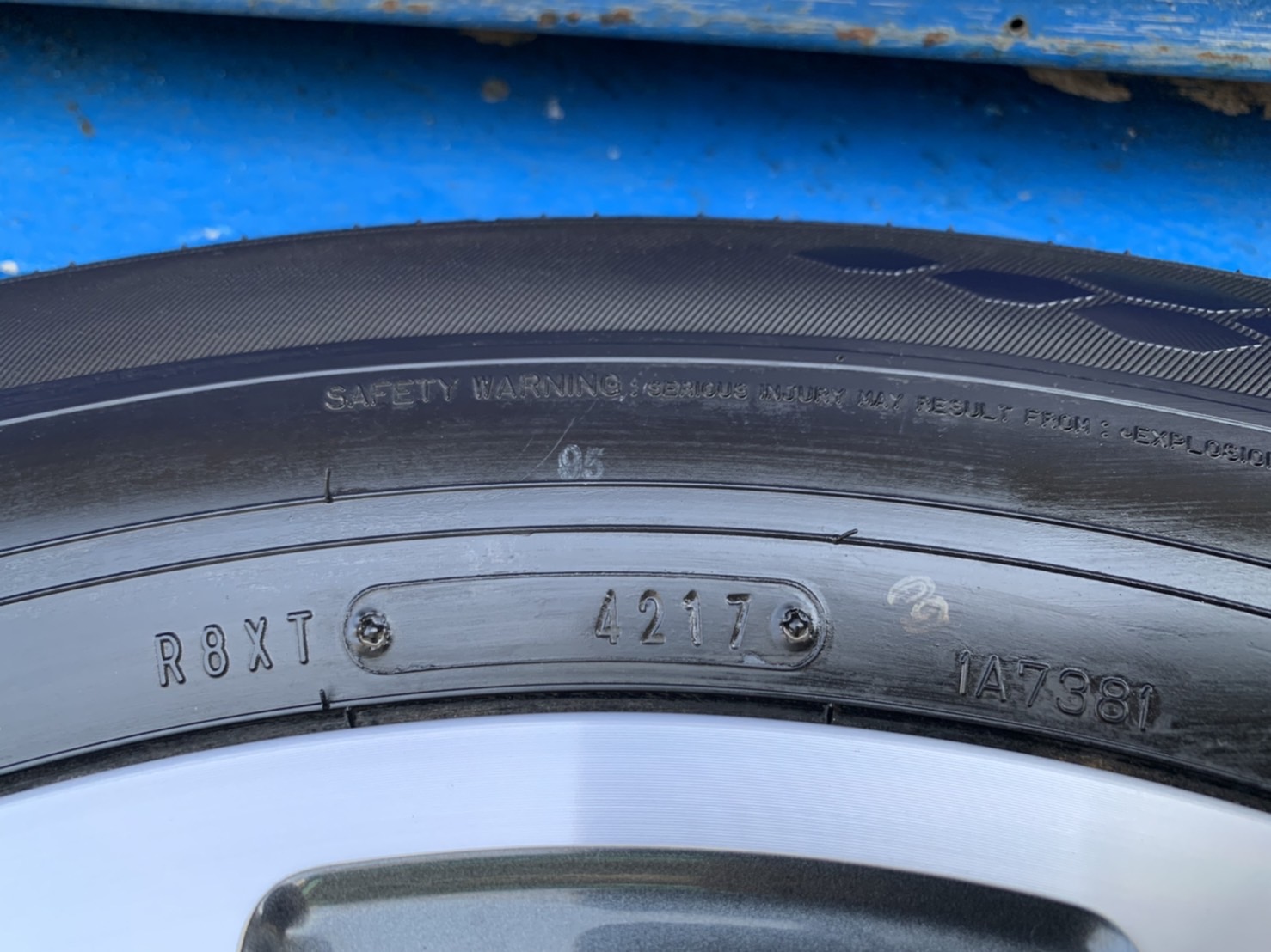 ล้อแม็ก Toyota Fortuner ขอบ 18 ดำหน้าเงา พร้อมยาง 265-60-18 Dunlop ปลายปี 17 สภาพดี