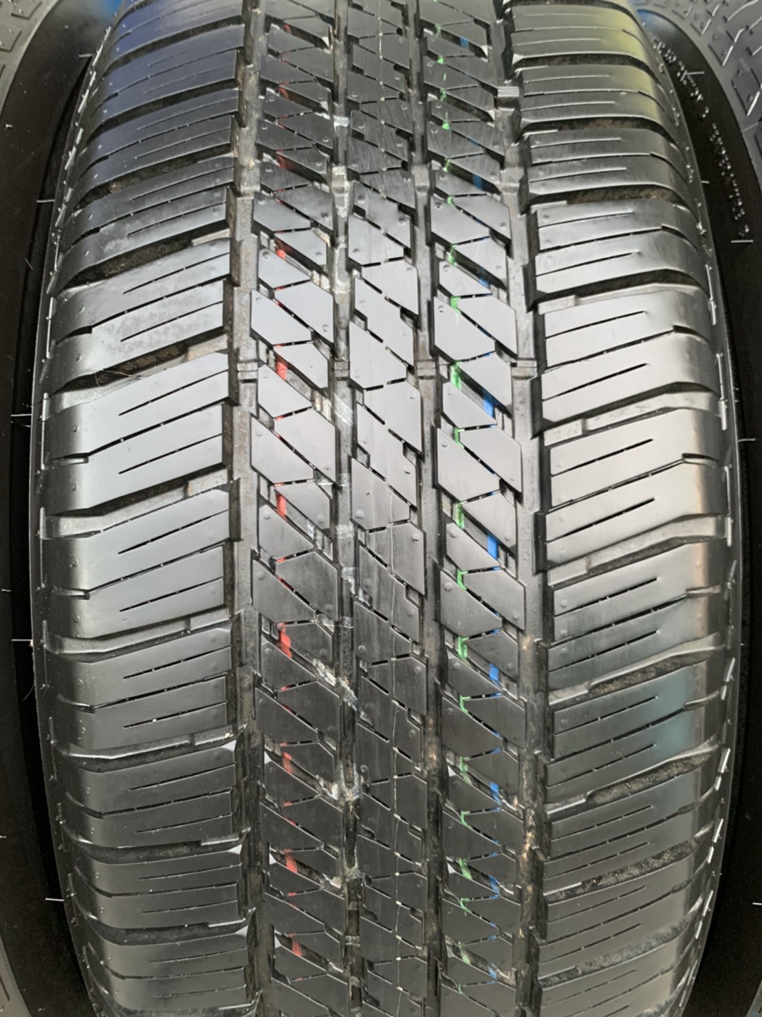 ยางป้ายแดง 265-60-18 Bridgestone ปลายปี 20 สวยๆ