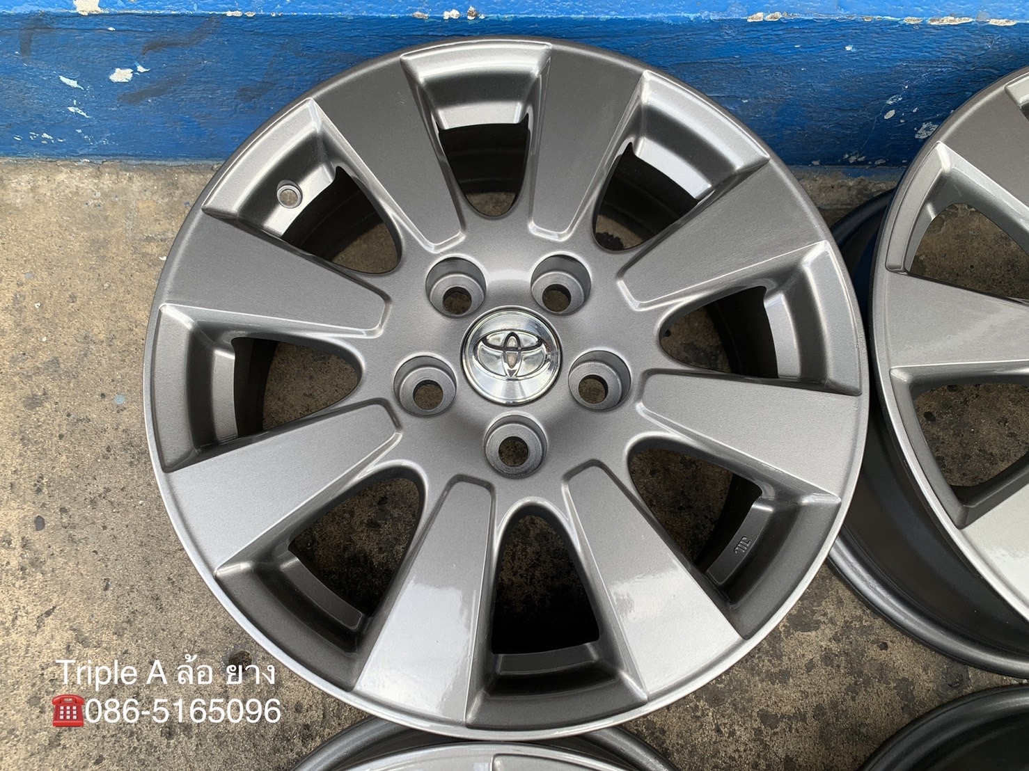 ล้อแม็ก Toyota Camry ขอบ 16 สีเทากัน ล้อแม็ก Toyota Camry ขอบ 16 สีเทากัน