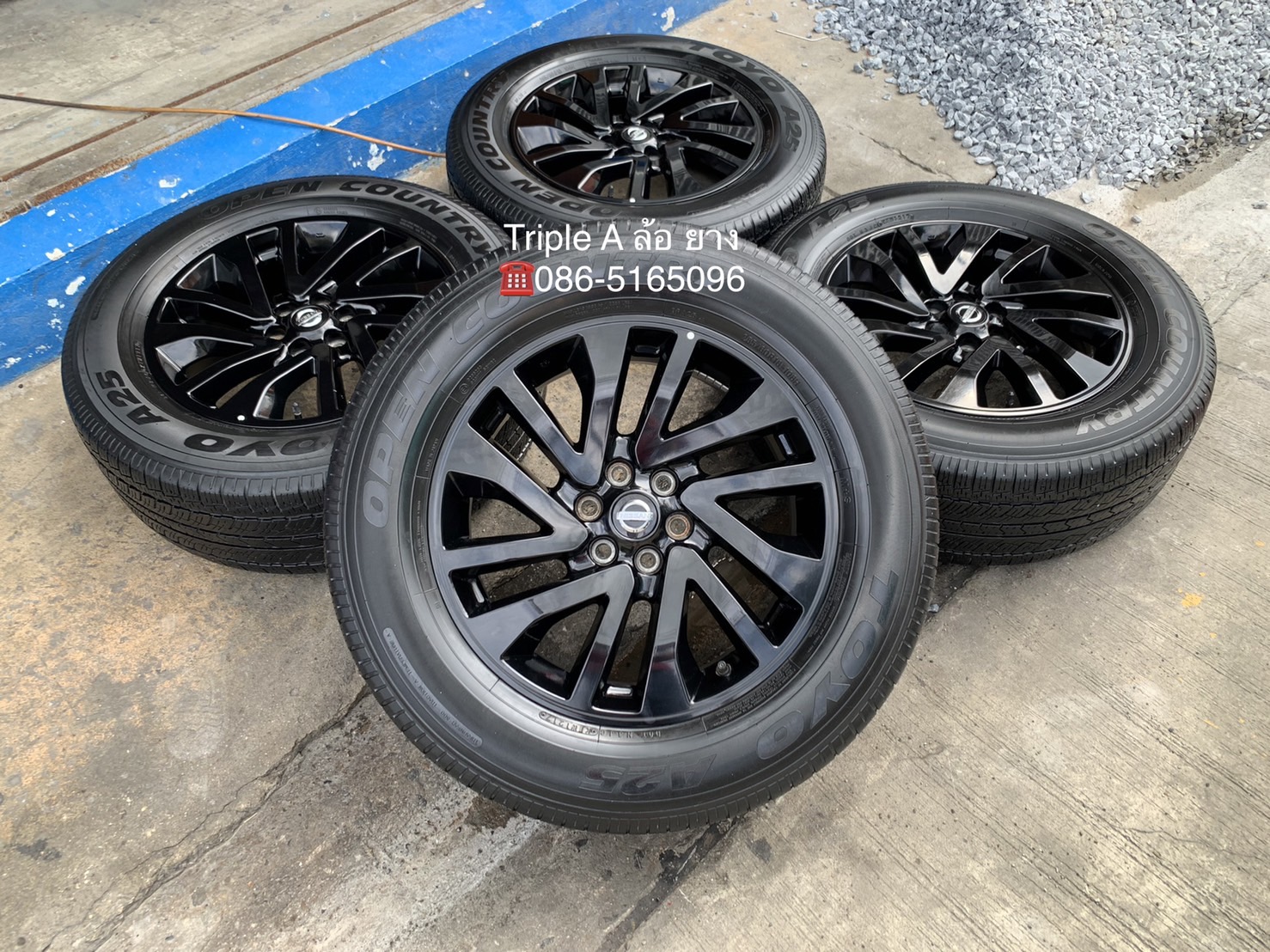 ล้อแม็ก 6รู114 Nissan Navara NP300 Black Edition ขอบ 18 พร้อมยาง 255-60-18 TOYO ปี 17
