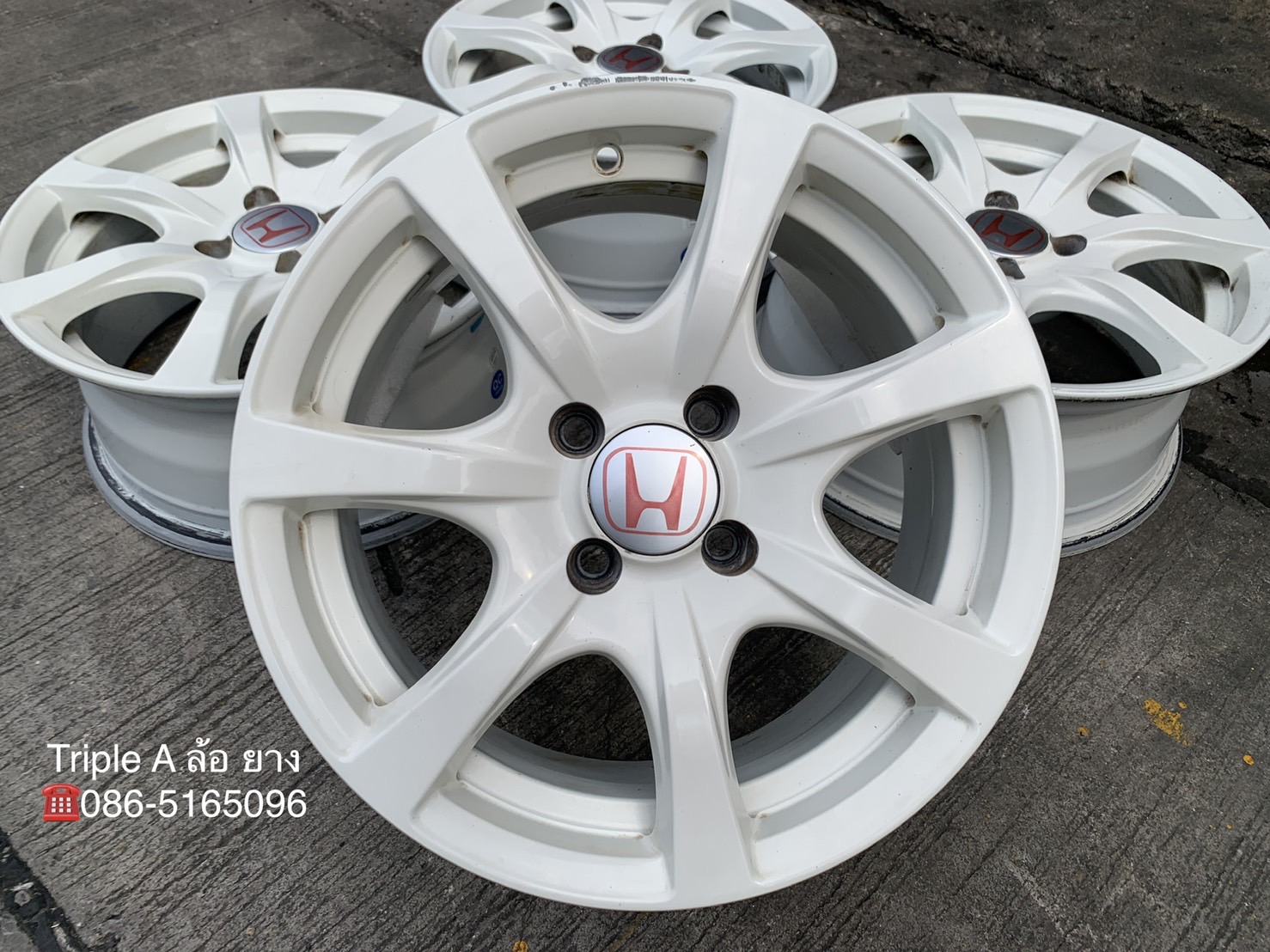 ล้อแม็ก Honda 4รู100 ขอบ 15 สีขาว ล้อแม็ก Honda 4รู100 ขอบ 15 สีขาว