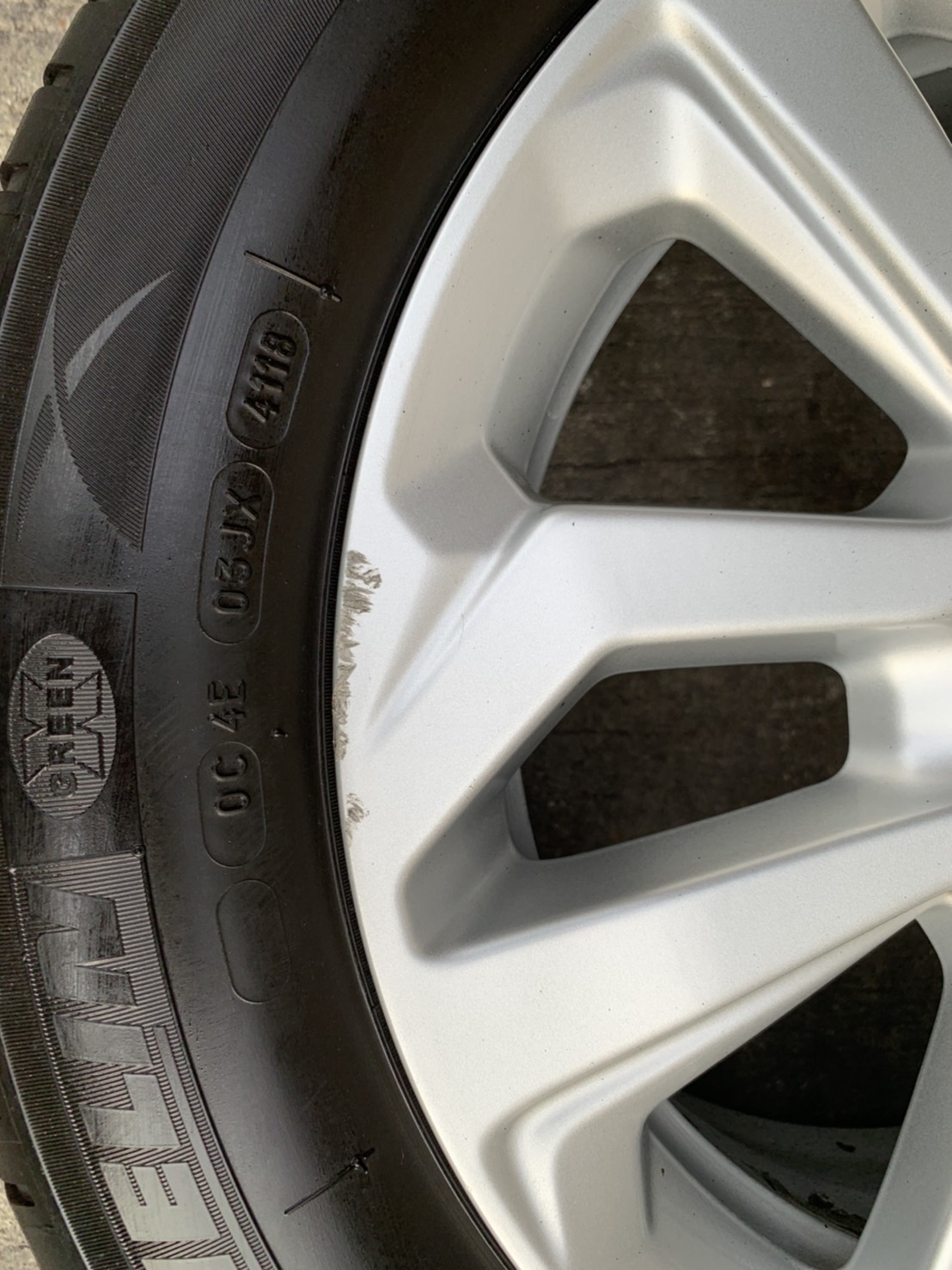 ล้อแม็ก Honda Jazz ตัวรองท็อป ขอบ 15 พร้อมยาง 175-65-15 Michelin ปลายปี 18