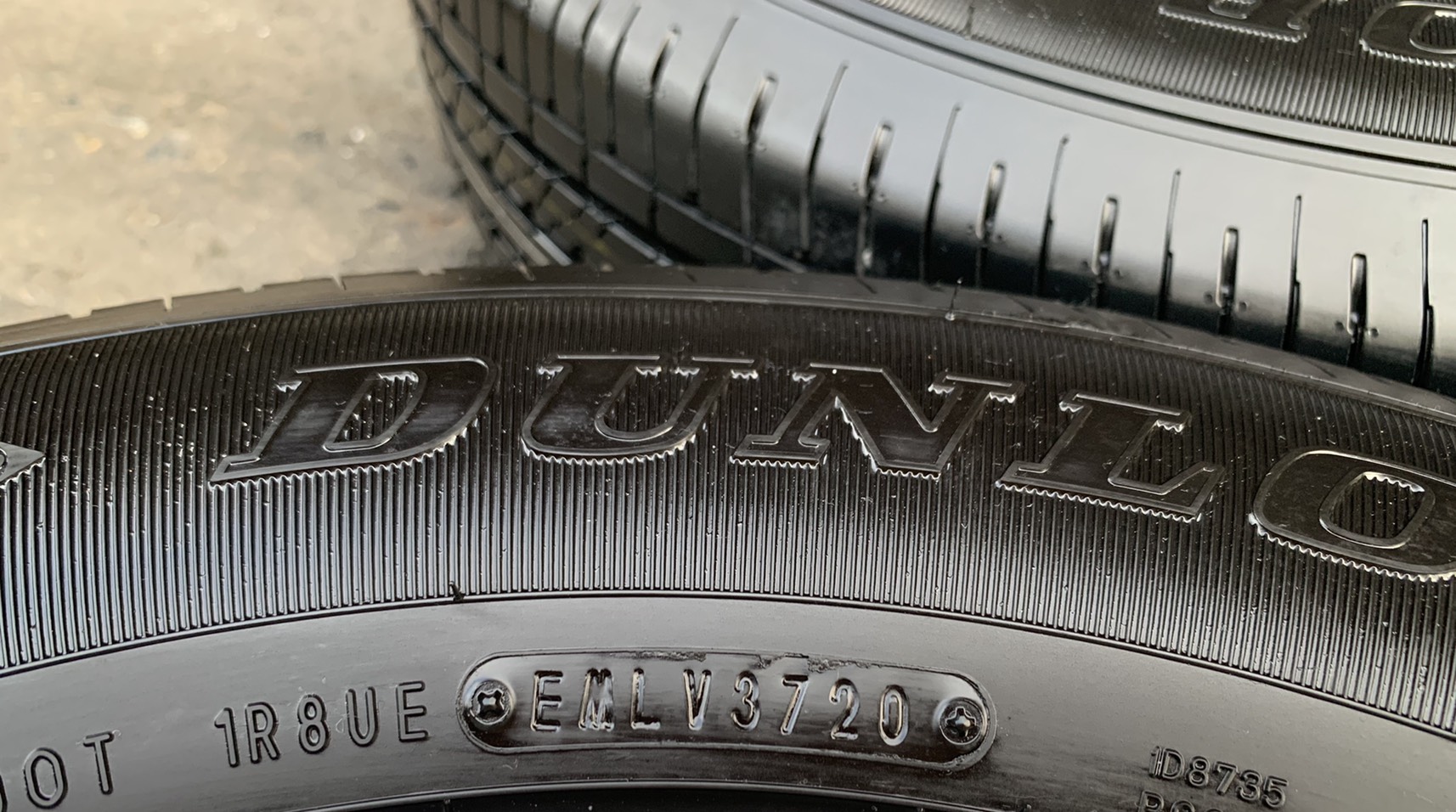 ยางป้ายแดง 215-65-16 Dunlop ปลายปี 20 สวยกริ๊บ เหมาะสำหรับ รถกระบะตัวเตี้ยทุกรุ่น ยางป้ายแดง 215-65-16 Dunlop ปลายปี 20 สวยกริ๊บ เหมาะสำหรับ รถกระบะตัวเตี้ยทุกรุ่น