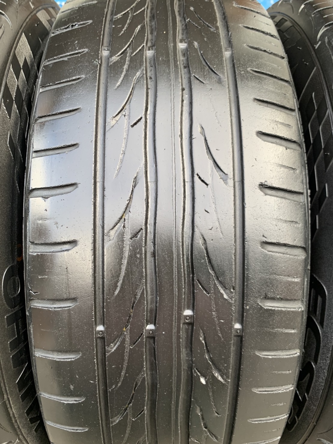 ล้อแม็ก 4รู100 ZE40 ขอบ 15 สีดำ แถมยาง 195-55-15 KUMHO ปี 17