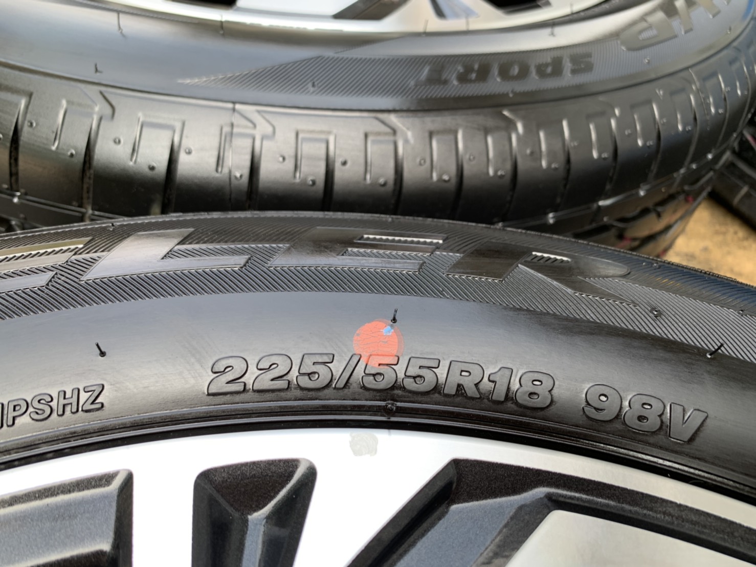 ล้อแม็กป้ายแดง Subaru Forester รุ่นใหม่ล่าสุด ขอบ 18 พร้อมยางป้ายแดง 225-55-18 Bridgestone(Made in J ล้อแม็กป้ายแดง Subaru Forester รุ่นใหม่ล่าสุด ขอบ 18 พร้อมยางป้ายแดง 225-55-18 Bridgestone(Made in J