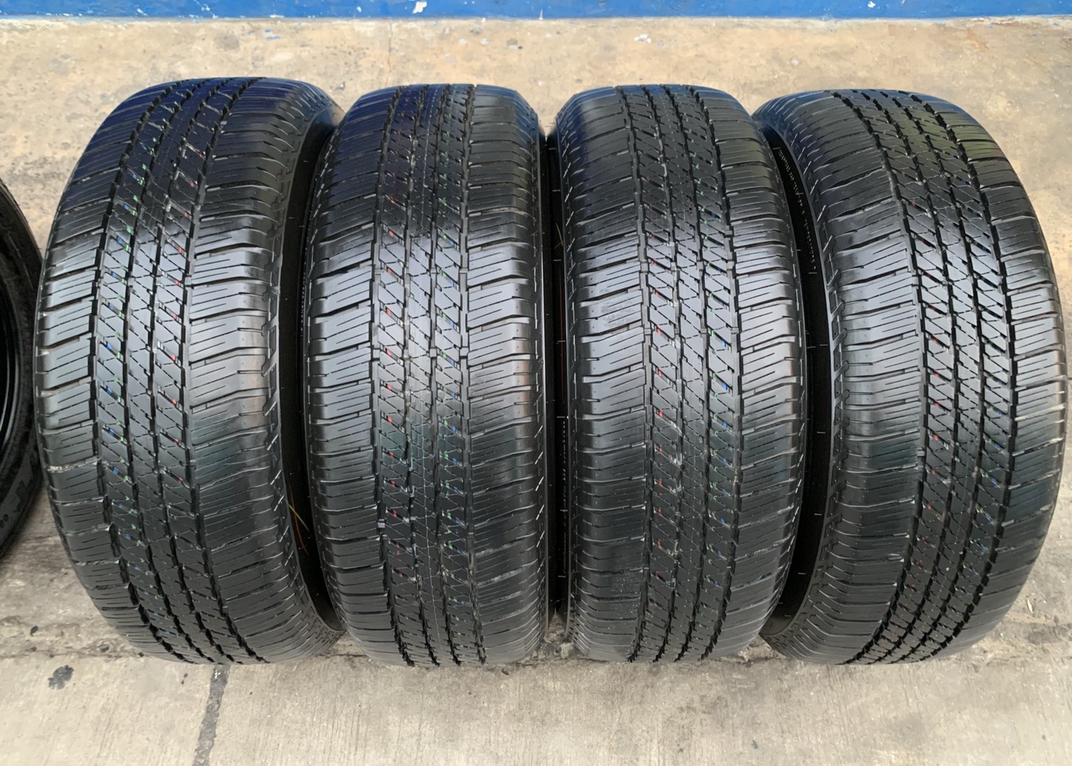 ล้อแม็กป้ายแดง Toyota Revo 2020 รุ่นใหม่ล่าสุด ขอบ 18 ดำหน้าเงา พร้อมยางป้ายแดง 265-60-18 Bridgeston ล้อแม็กป้ายแดง Toyota Revo 2020 รุ่นใหม่ล่าสุด ขอบ 18 ดำหน้าเงา พร้อมยางป้ายแดง 265-60-18 Bridgeston