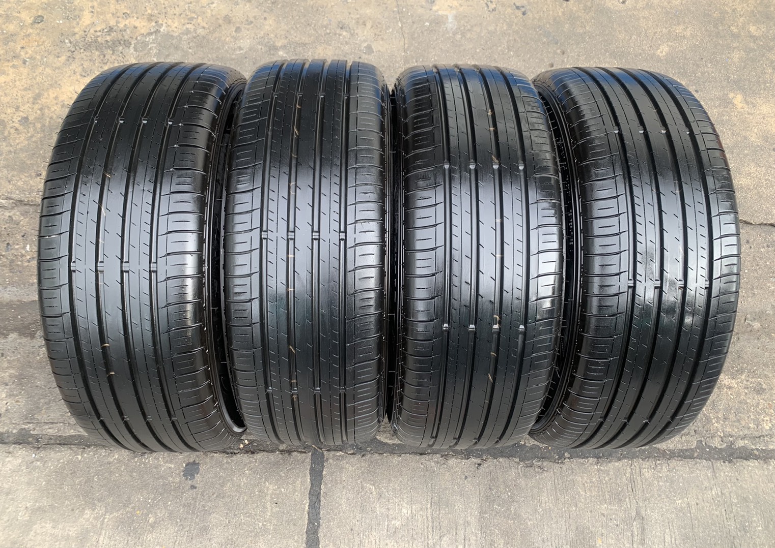 ล้อแม็ก Honda Civic FC รุ่นใหม่ล่าสุด ขอบ 16 สีเทากัน พร้อมยาง 215-55-16 Dunlop ปลายปี 20 สวยๆ ล้อแม็ก Honda Civic FC รุ่นใหม่ล่าสุด ขอบ 16 สีเทากัน พร้อมยาง 215-55-16 Dunlop ปลายปี 20 สวยๆ