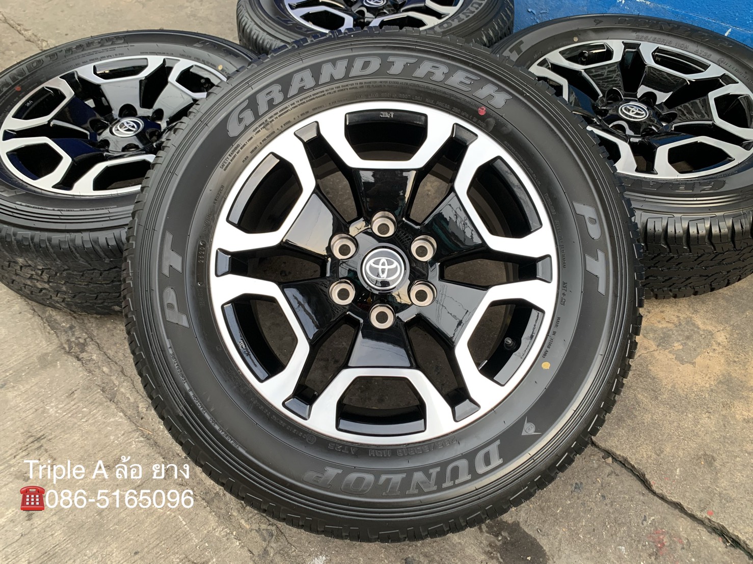ล้อแม็กป้ายแดง Toyota Revo 2020 รุ่นใหม่ล่าสุด ขอบ 18 ดำหน้าเงา พร้อมยางป้ายแดง 265-60-18 Dunlop ปี ล้อแม็กป้ายแดง Toyota Revo 2020 รุ่นใหม่ล่าสุด ขอบ 18 ดำหน้าเงา พร้อมยางป้ายแดง 265-60-18 Dunlop ปี
