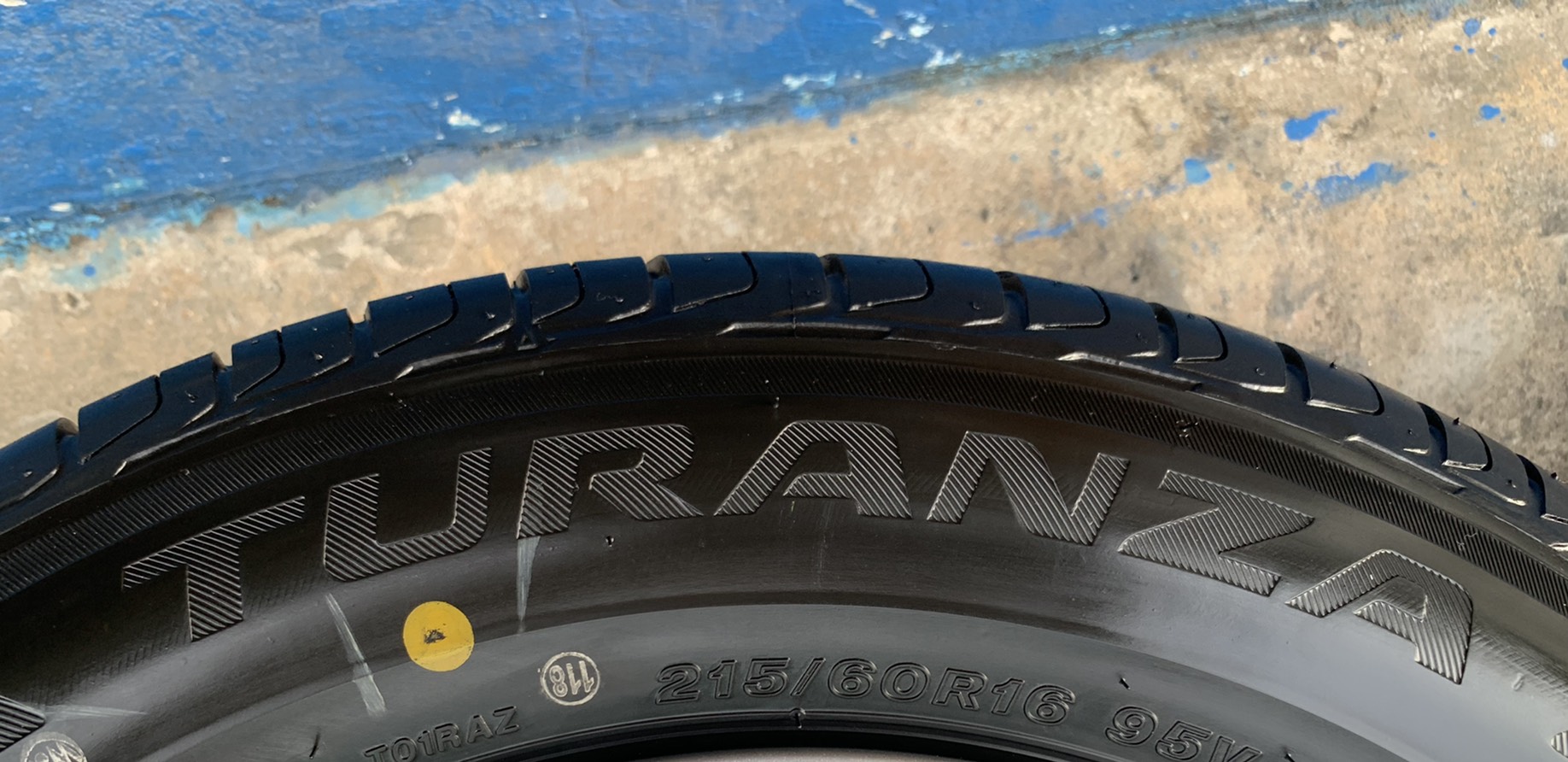 ยางใหม่ป้ายแดง 215-60-16 Bridgestone ปี 20 สวยกริ๊บๆ
