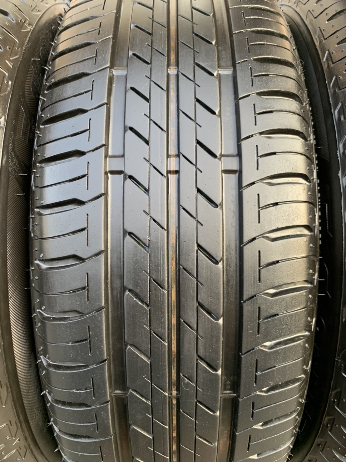 ยาง 205-55-16 Bridgestone ปี 19 ดอกยางเต็มๆ ใช้งานได้ยาวๆ