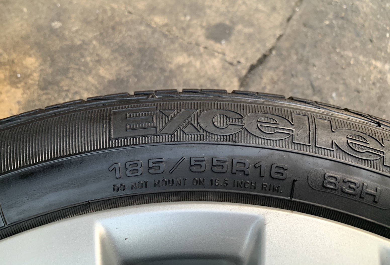 ล้อแม็ก Suzuki Swift ขอบ 16 พร้อมยาง 185-55-16 GoodYear ล้อแม็ก Suzuki Swift ขอบ 16 พร้อมยาง 185-55-16 GoodYear