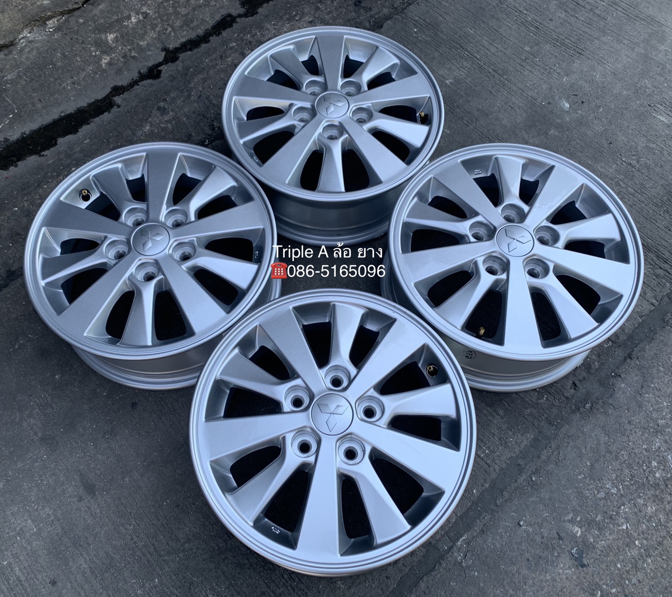 ล้อแม็ก 5รู114 Mitsu Xpander ขอบ 15 สภาพสวย สามารถใส่ วีโก้ ไมตี้ รถตู้หัวจรวด Xpander Triton 5รู ได