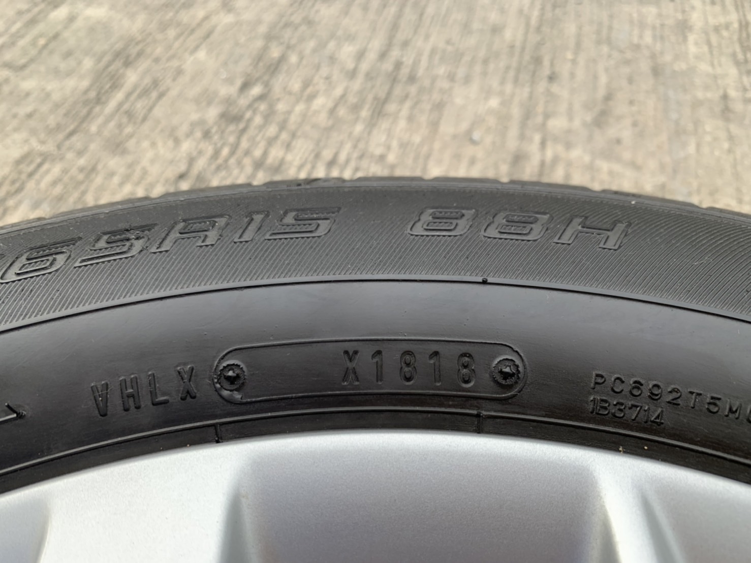 ล้อแม็ก Nissan Note ขอบ 15 พร้อมยาง 185-65-15 Dunlop ปี 18 ใส่กับ March, Almera ได้เลย ล้อแม็ก Nissan Note ขอบ 15 พร้อมยาง 185-65-15 Dunlop ปี 18 ใส่กับ March, Almera ได้เลย