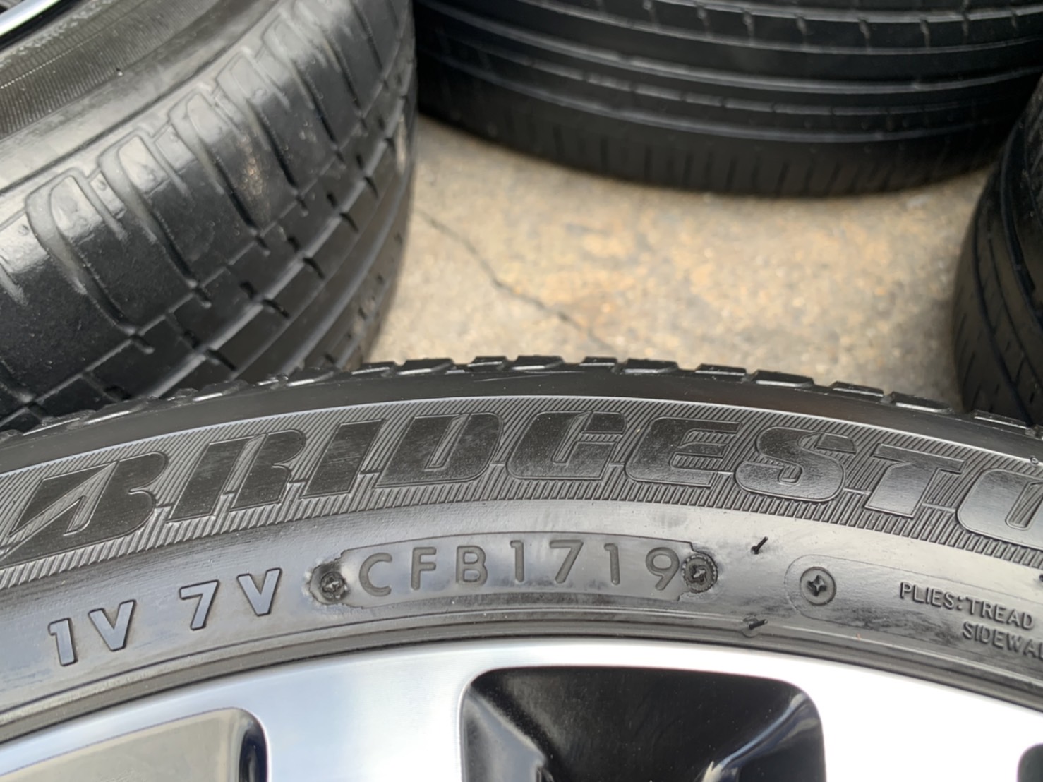 ล้อแม็ก Honda Jazz GK ตัวท็อป ขอบ 16 ดำหน้าเงา แถมยาง 185-55-16 Bridgestone ปี 19 ล้อแม็ก Honda Jazz GK ตัวท็อป ขอบ 16 ดำหน้าเงา แถมยาง 185-55-16 Bridgestone ปี 19