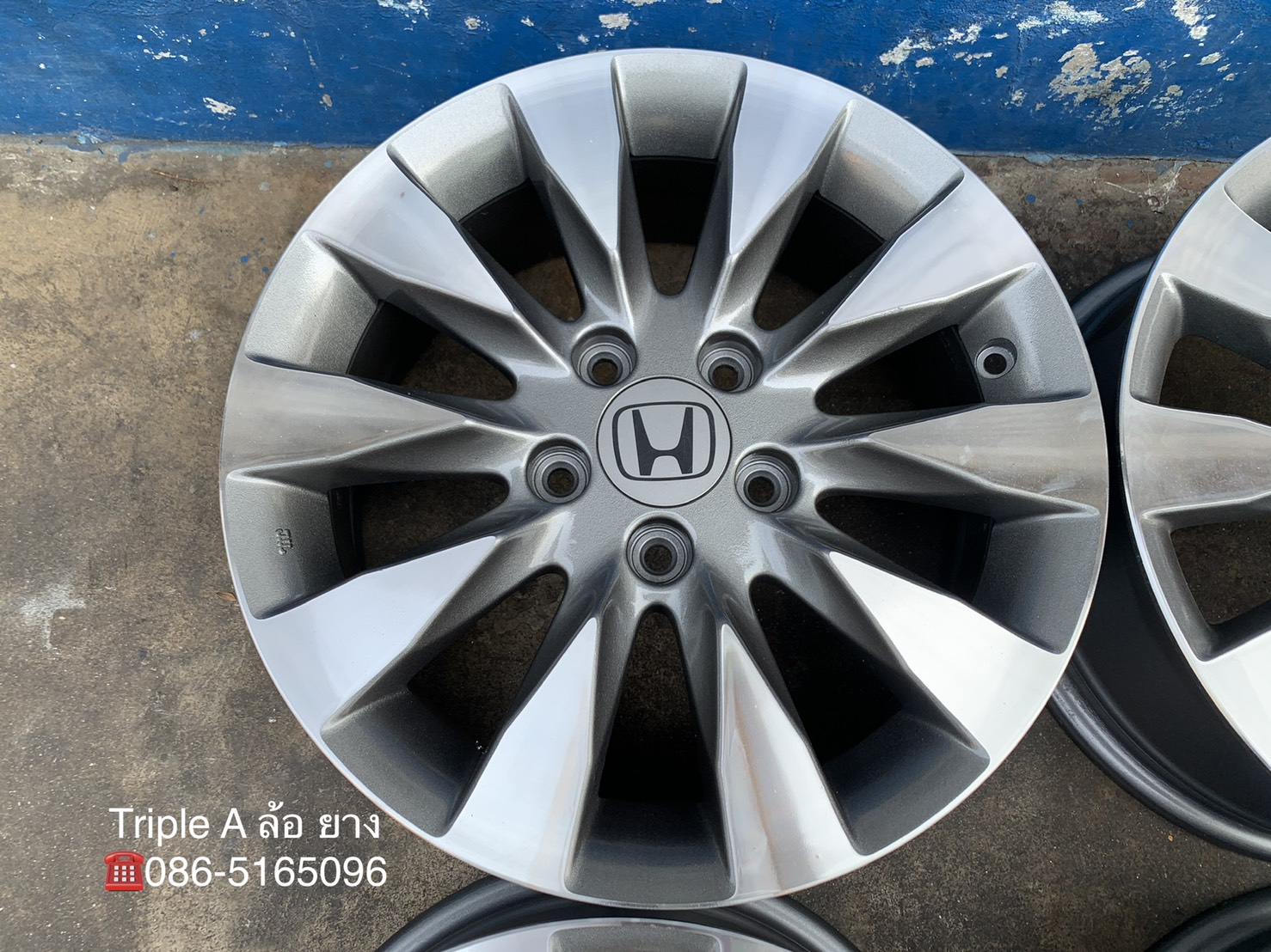 ล้อแม็ก Honda Civic FD ตัวท็อป ขอบ 16 สีเทาหน้าเงา สวยๆ ล้อแม็ก Honda Civic FD ตัวท็อป ขอบ 16 สีเทาหน้าเงา สวยๆ