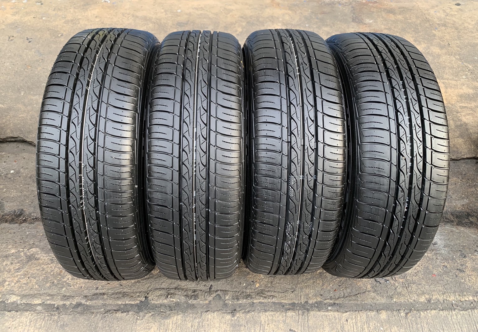 ล้อแม็กป้ายแดง Toyota Yaris Ativ ขอบ 15 สีเทาหน้าเงา พร้อมยางใหม่ป้ายแดง 185-60-15 Maxxis ปี 21 สวยก ล้อแม็กป้ายแดง Toyota Yaris Ativ ขอบ 15 สีเทาหน้าเงา พร้อมยางใหม่ป้ายแดง 185-60-15 Maxxis ปี 21 สวยก