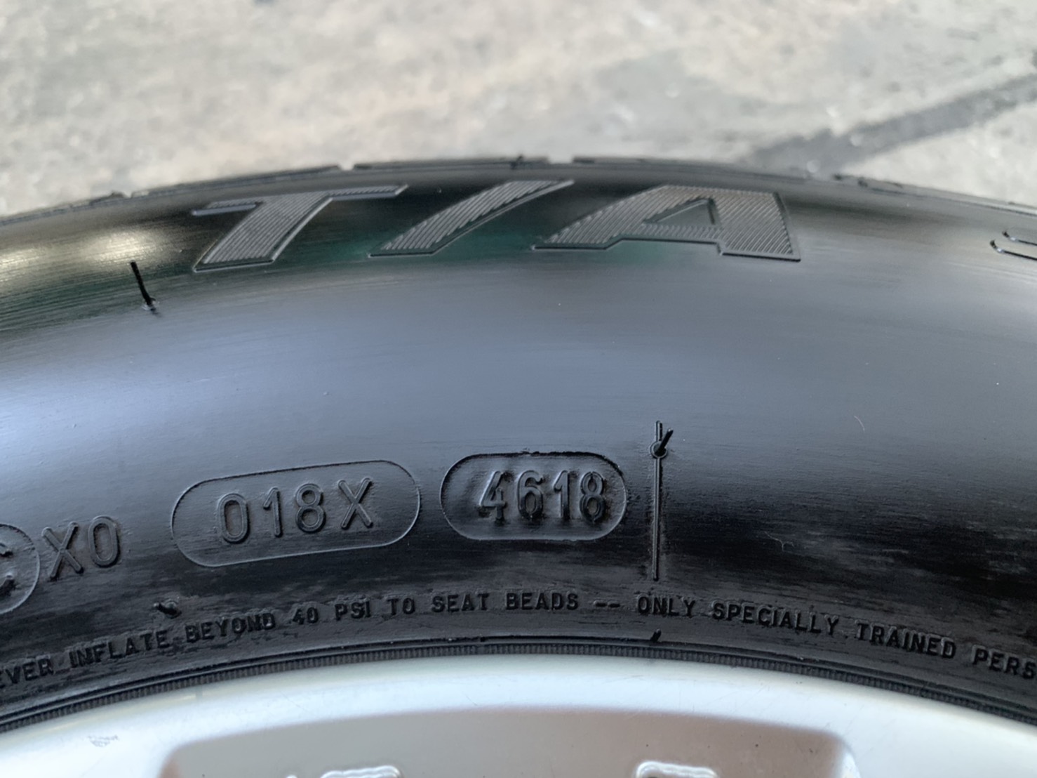 ล้อแม็ก 6รู139 ฮุนได Hyundai H1 ขอบ 16 พร้อมยาง 215-70-16 BFGoodrich ปลายปี 18 ล้อแม็ก 6รู139 ฮุนได Hyundai H1 ขอบ 16 พร้อมยาง 215-70-16 BFGoodrich ปลายปี 18