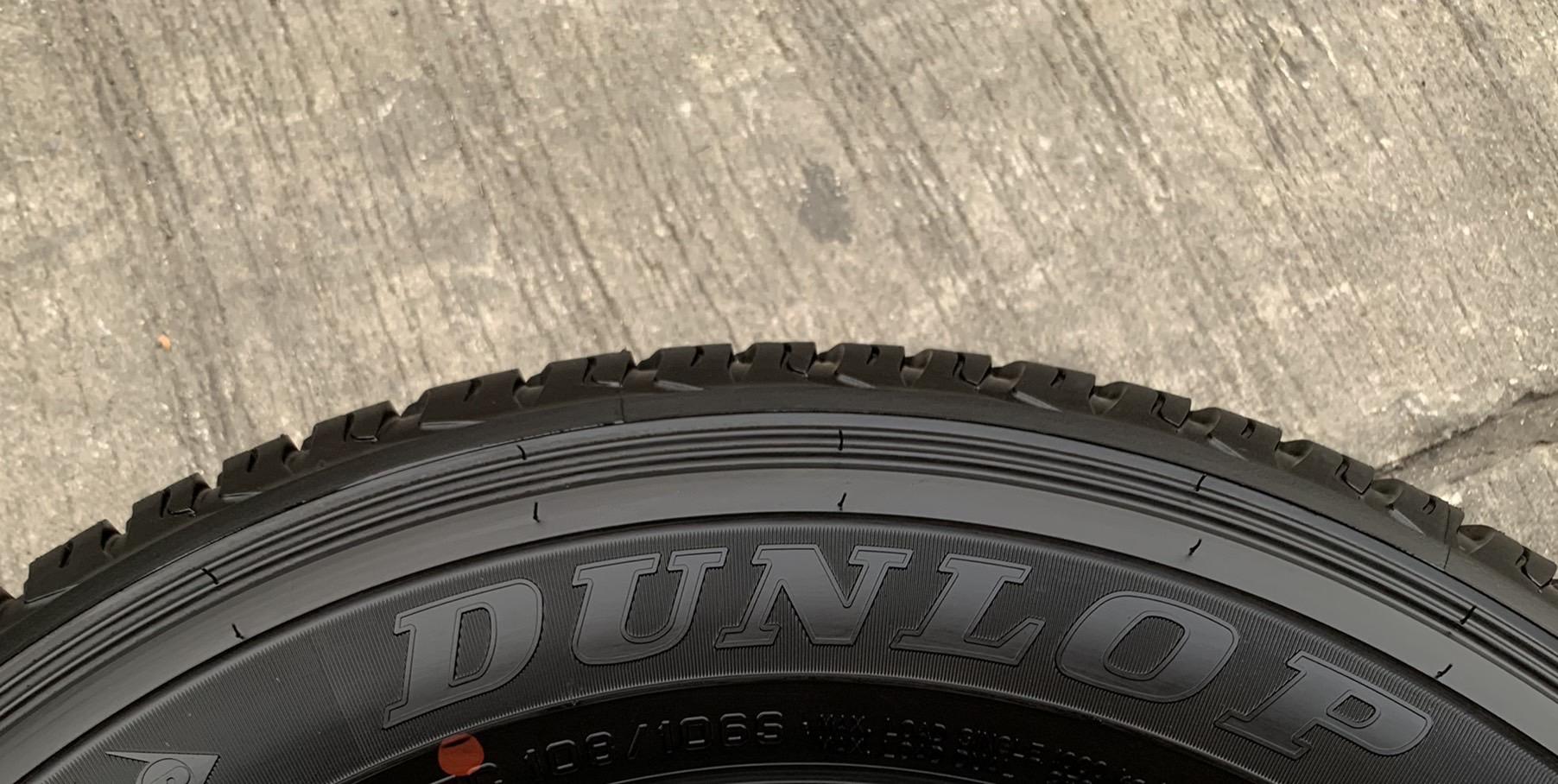 ยางใหม่ป้ายแดง 225-70-17 Dunlop ปี 22 ใหม่กริ๊บๆ ใส่กับ รถกระบะตัวเตี้ยตัวสูงSUV ได้ทุกรุ่น ยางใหม่ป้ายแดง 225-70-17 Dunlop ปี 22 ใหม่กริ๊บๆ ใส่กับ รถกระบะตัวเตี้ยตัวสูงSUV ได้ทุกรุ่น