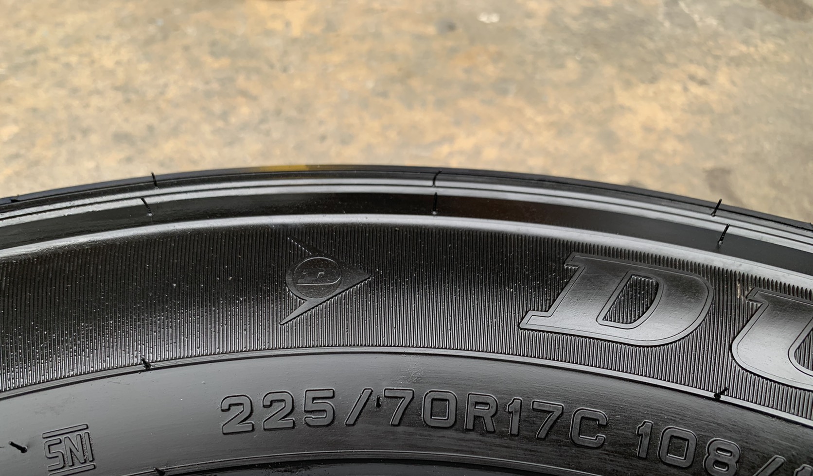 ยางใหม่ป้ายแดง 225-70-17 Dunlop ปี 20 ใหม่ยกห้าง สวยกริ๊บ ใส่กับ รถกระบะตัวเตี้ย,ตัวสูง,SUV ได้ทุกรุ