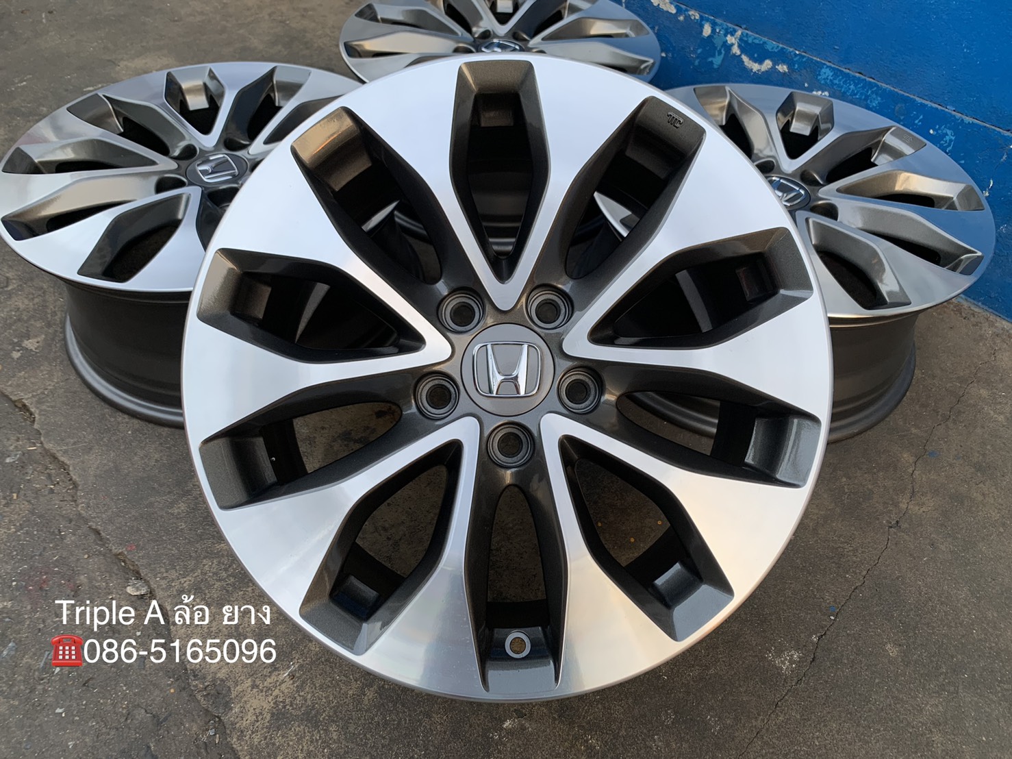 ล้อแม็ก Honda Accord G9 ขอบ 17 สีเทาหน้าเงา สวยกริ๊บ ล้อแม็ก Honda Accord G9 ขอบ 17 สีเทาหน้าเงา สวยกริ๊บ