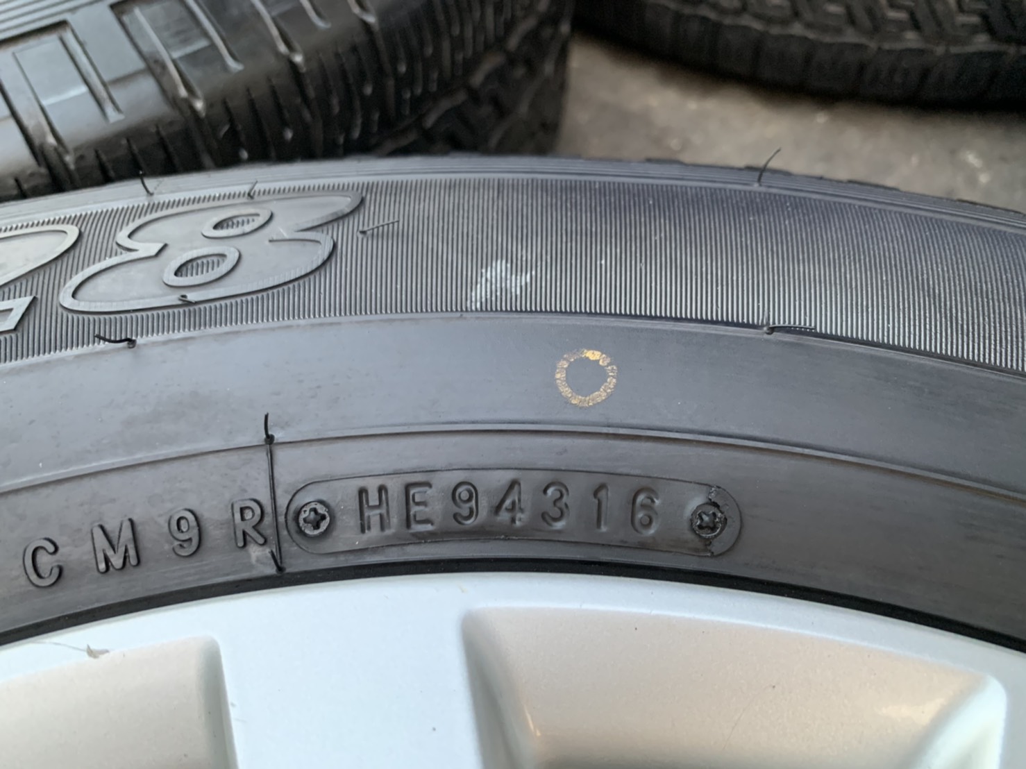 ล้อแม็ก Mitsu Pajero ก้านวาย ขอบ 17 พร้อมยาง 245-65-17 TOYO ปลายปี 16 ล้อแม็ก Mitsu Pajero ก้านวาย ขอบ 17 พร้อมยาง 245-65-17 TOYO ปลายปี 16