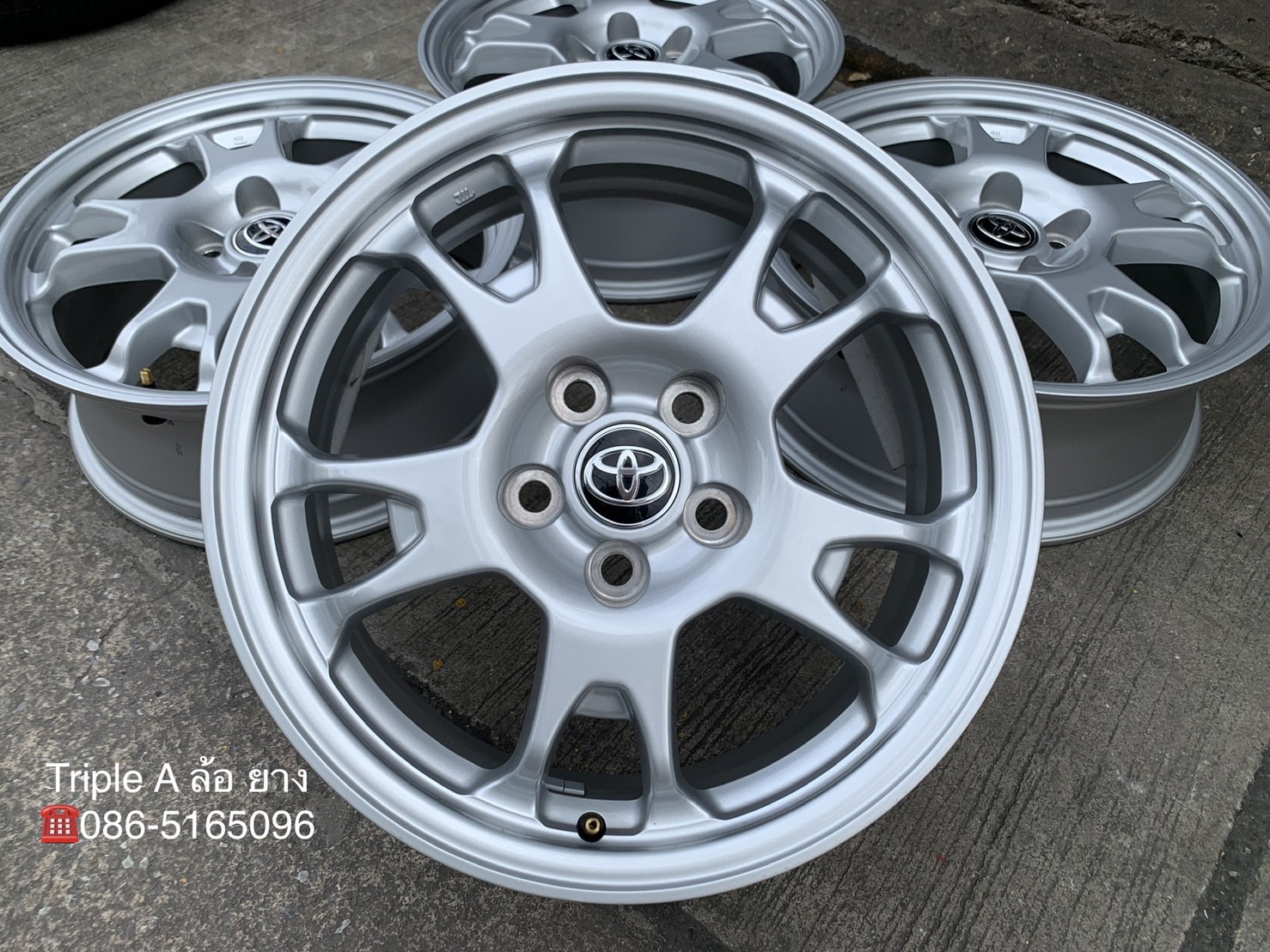 ล้อแม็กป้ายแดง 5รู114 Toyota Corolla Cross รุ่นใหม่ล่าสุด ขอบ 17 สวยกริ๊บ ล้อแม็กป้ายแดง 5รู114 Toyota Corolla Cross รุ่นใหม่ล่าสุด ขอบ 17 สวยกริ๊บ