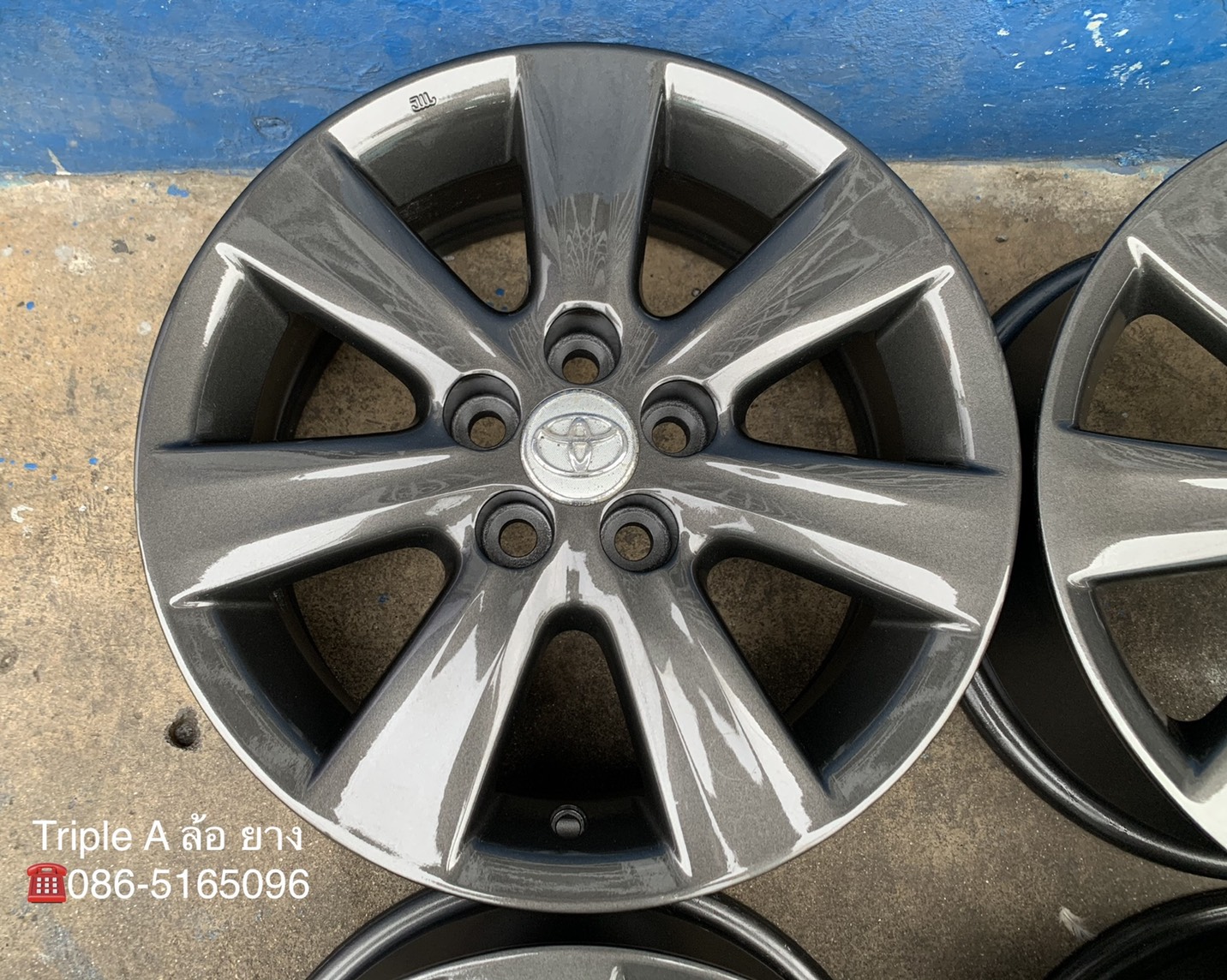 ล้อแม็ก 5รู100 Toyota Altis ขอบ 15 สีเทากัน สภาพสวย ล้อแม็ก 5รู100 Toyota Altis ขอบ 15 สีเทากัน สภาพสวย