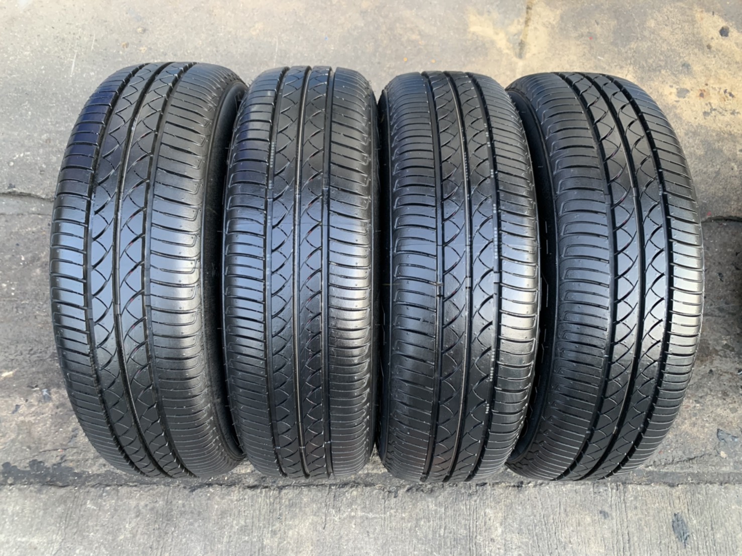 ล้อแม็ก Honda City ตัวท็อป ขอบ 15 ดำหน้าเงา พร้อมยางป้ายแดง 175-65-15 Maxxis ปี 21 ล้อแม็ก Honda City ตัวท็อป ขอบ 15 ดำหน้าเงา พร้อมยางป้ายแดง 175-65-15 Maxxis ปี 21