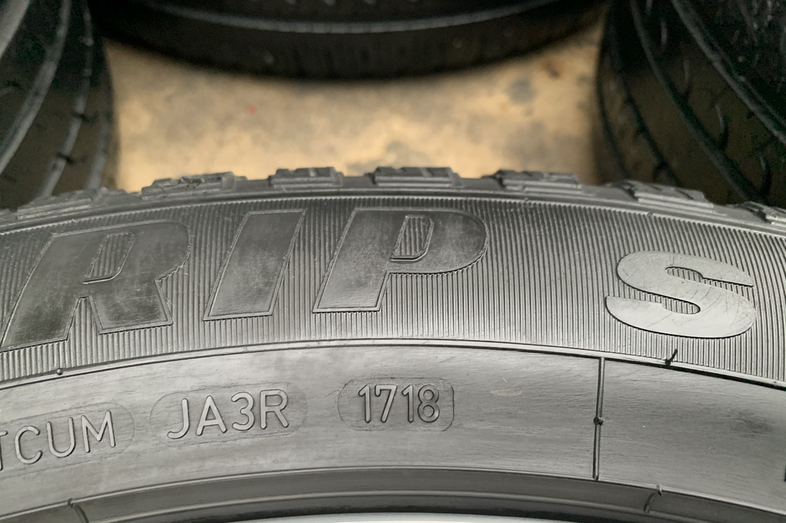 ล้อแม็ก Ford Everest รุ่นใหม่ ขอบ 20 พร้อมยาง 265-50-20 GoodYear ปี 18
